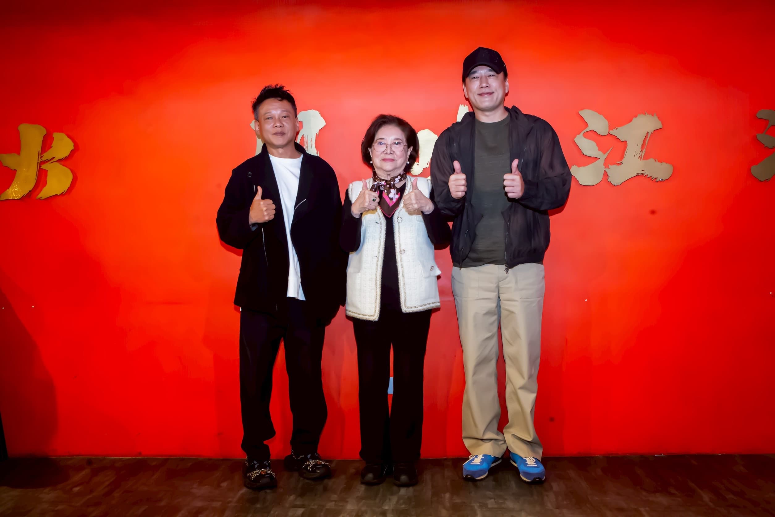 李康生(左起)、陳淑芳、王耀慶與媒體見面,分享新片《漫長的告別》即將開鏡喜訊。(禾力文創提供)