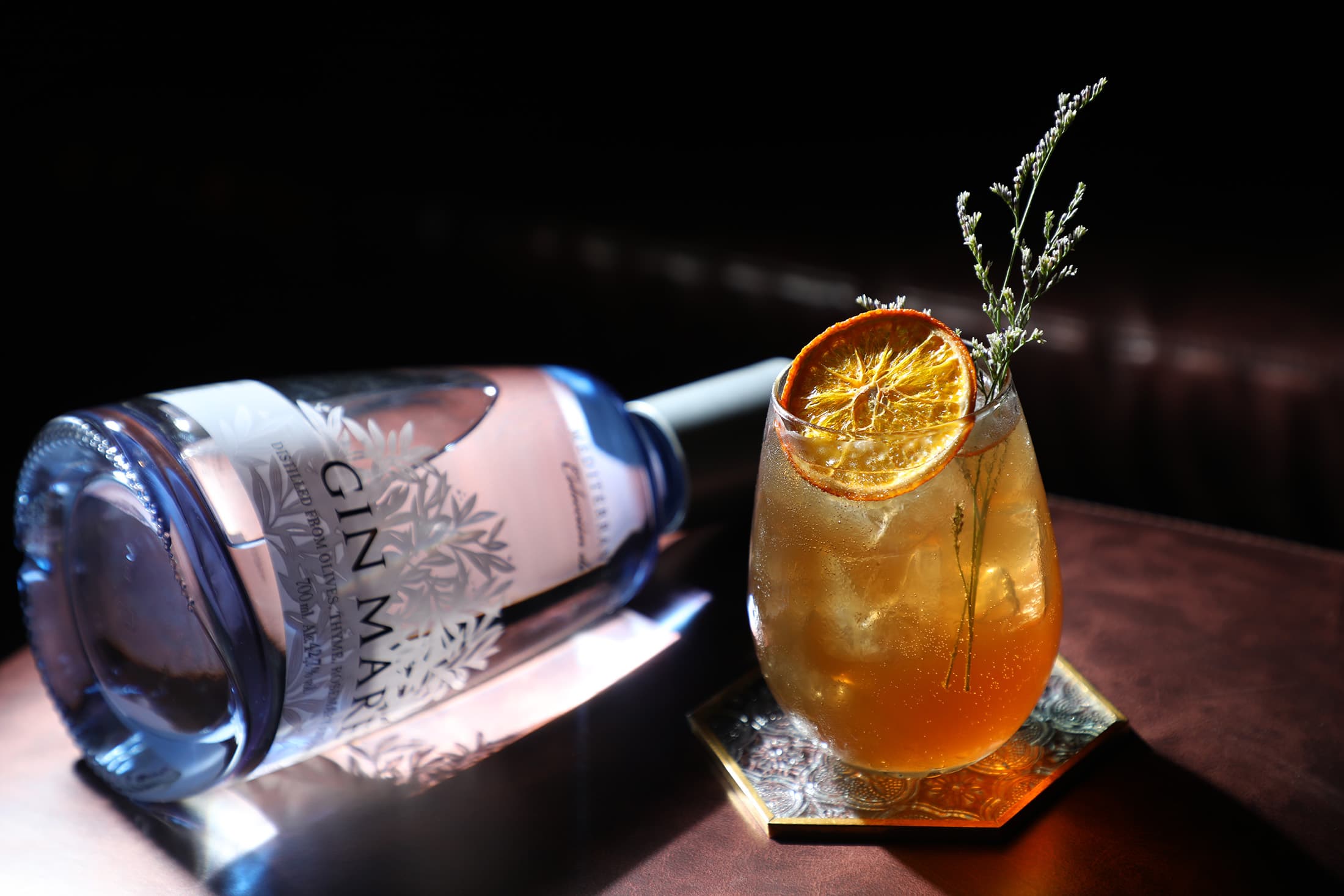 「Lonely Night」以Gin Tonic變奏呈現,是Summer奪得世界冠軍的參賽酒,帶有地中海琴酒的鹹味與草本香,也紀念在異鄉奮鬥的時光。(400元/杯)
