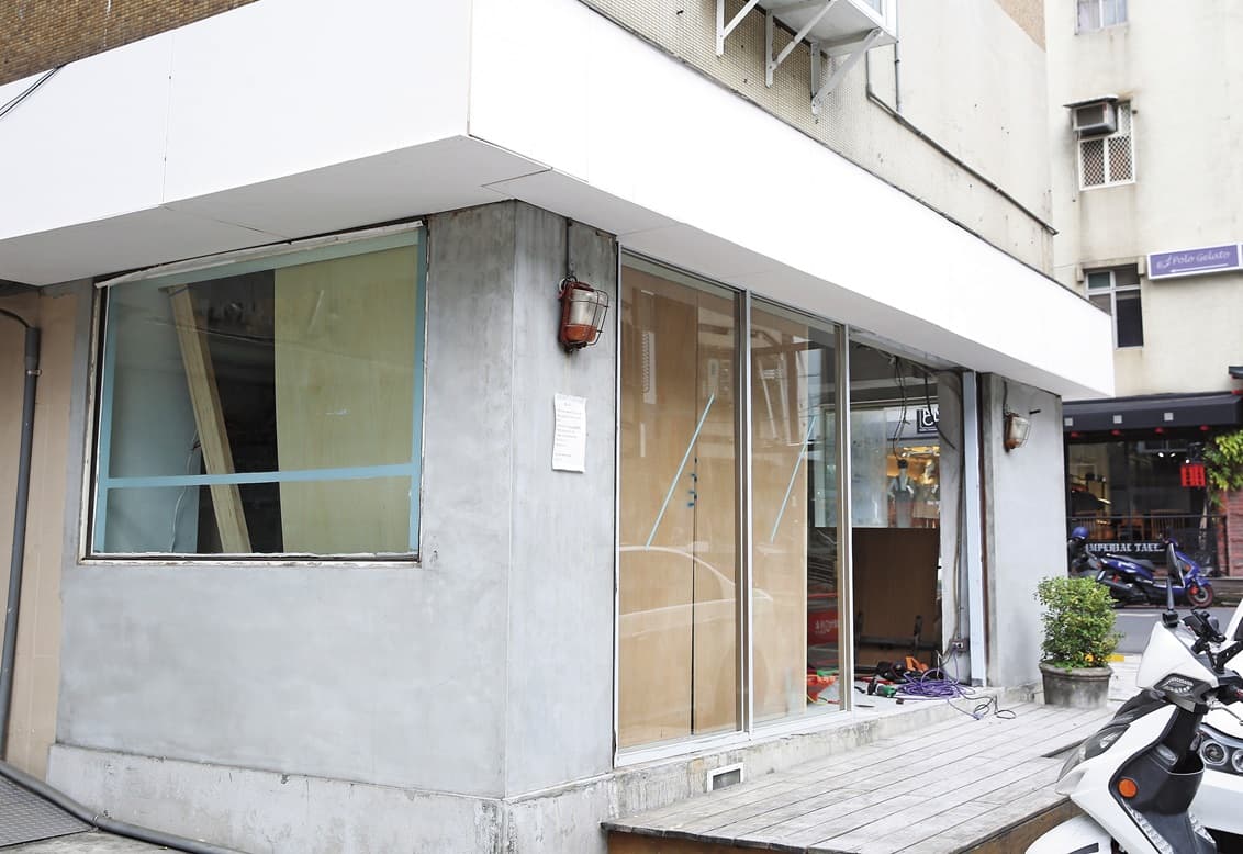 STAYREAL」旗下品牌「CROXXBONES」原本在東區開直營店,但在去年悄悄結束營業。