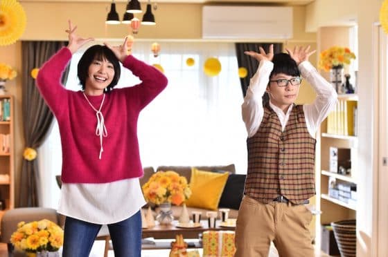 新垣結衣(左)的《月薪嬌妻》迴響極大,而渡邊直美所主演的戲就是跟該劇同電視台、同時段,免不了被外界拿來比較。右為星野源。(翻攝網路)