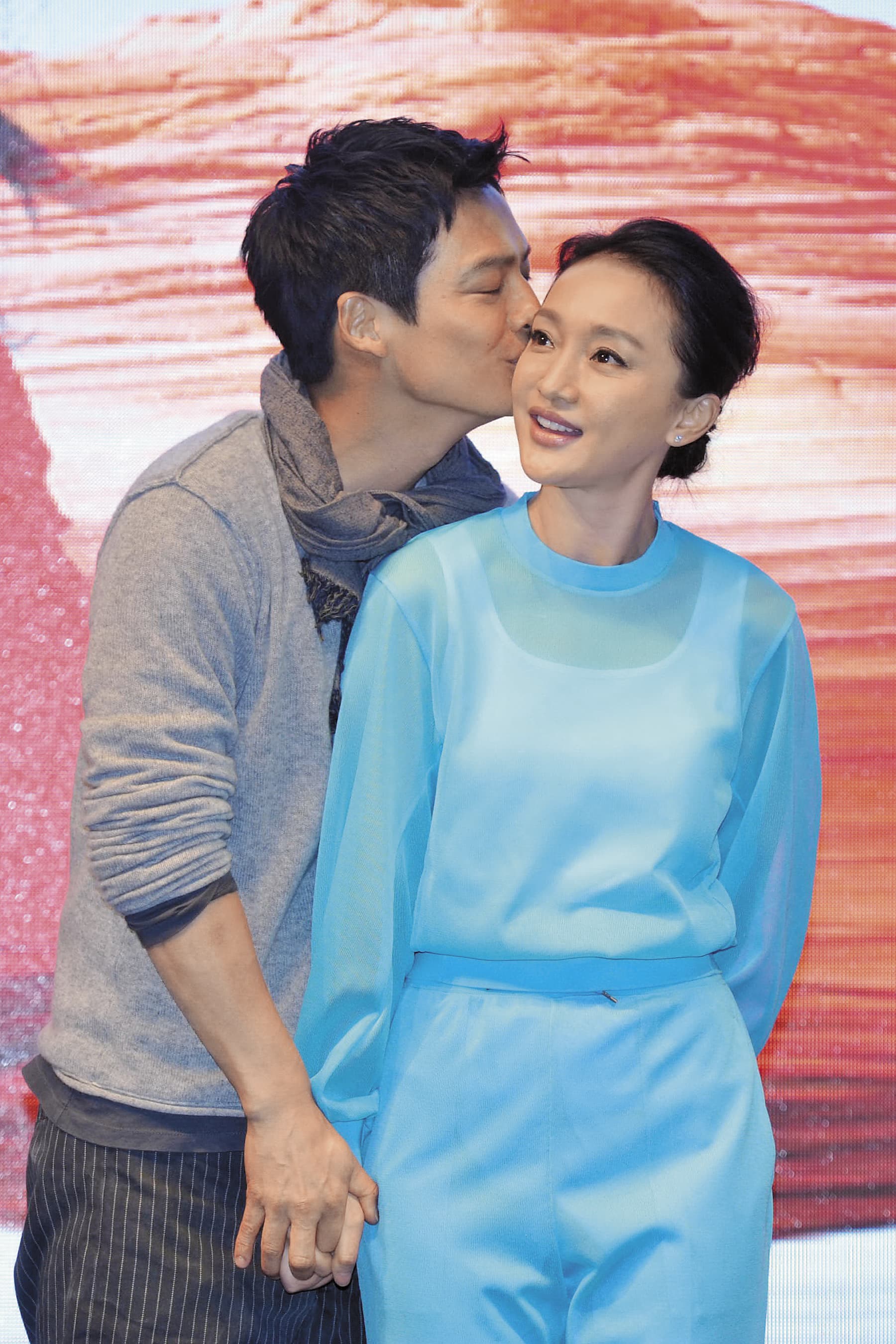 周迅跟高聖遠結婚不久後甜言蜜語公開說得非常高調,而且想像了30年後一起老去的景象,看來格外令人唏噓。(東方IC)