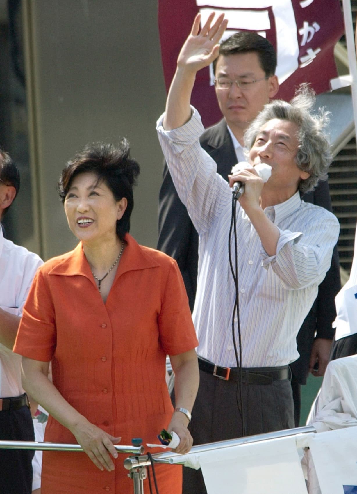 2005年眾議院大選,小池百合子作為前日相小泉純一郎的「刺客候選人」,空降東京第10選區勝出。