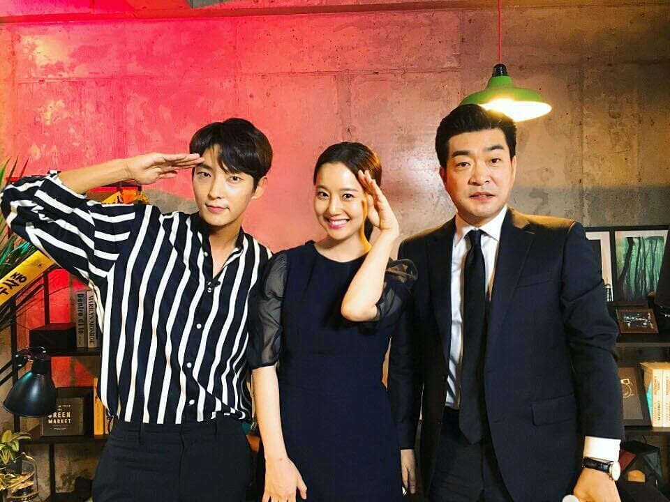李準基(左)、文彩元(中)與孫賢周在《犯罪心理:韓國》是打擊罪犯的犯罪小組。(網路圖片)