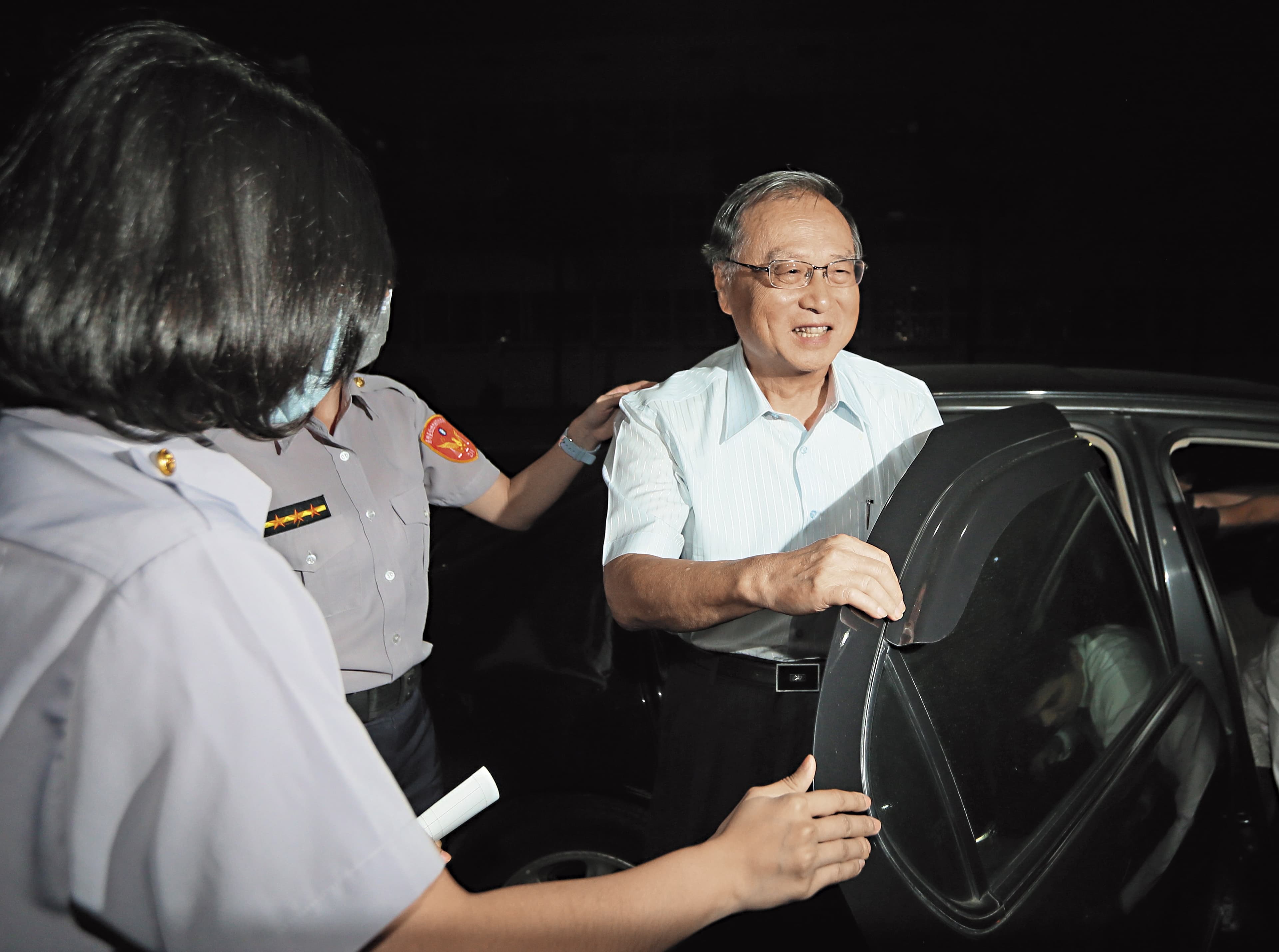 三中是否賤賣,檢方懷疑國民黨時任行管會主委張哲琛難脫關係,擇期將再約談。