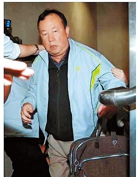 前營建署長葉世文多次替遠雄打聽眷改案進度,即使因林口A7合宜宅弊案遭判刑定讞,這回仍多次遭檢方提訊作證。