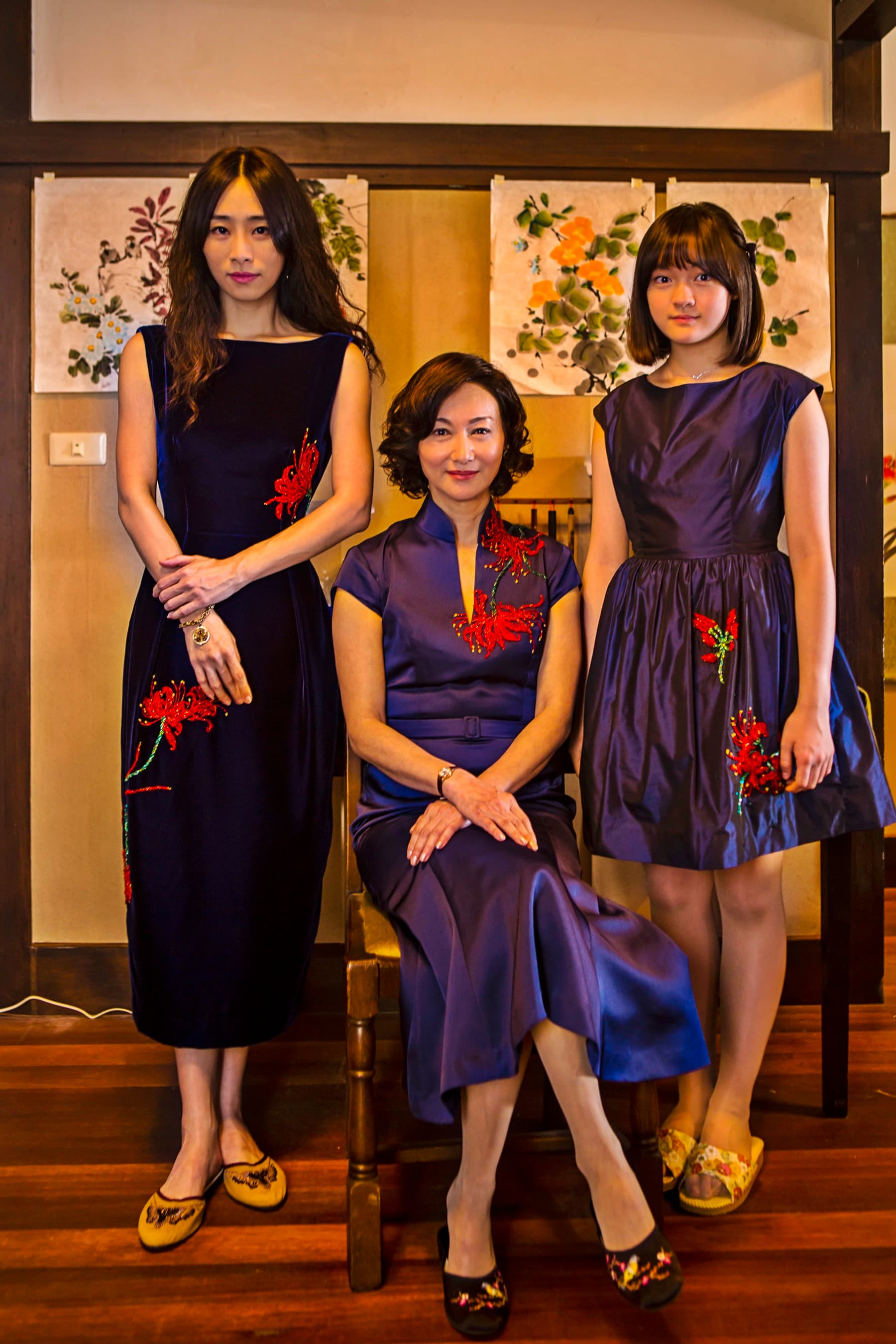 惠英紅(中)飾演棠夫人,吳可熙(左)飾演棠寧,14歲的文淇飾演棠真。(双喜提供)
