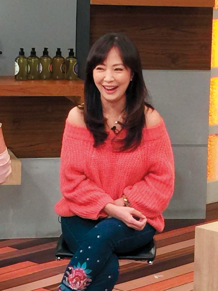 郭昱晴和前台北縣長尤清的兒子愛情長跑後論及婚嫁,但準婆婆作風強勢,連約會看電影也要跟。