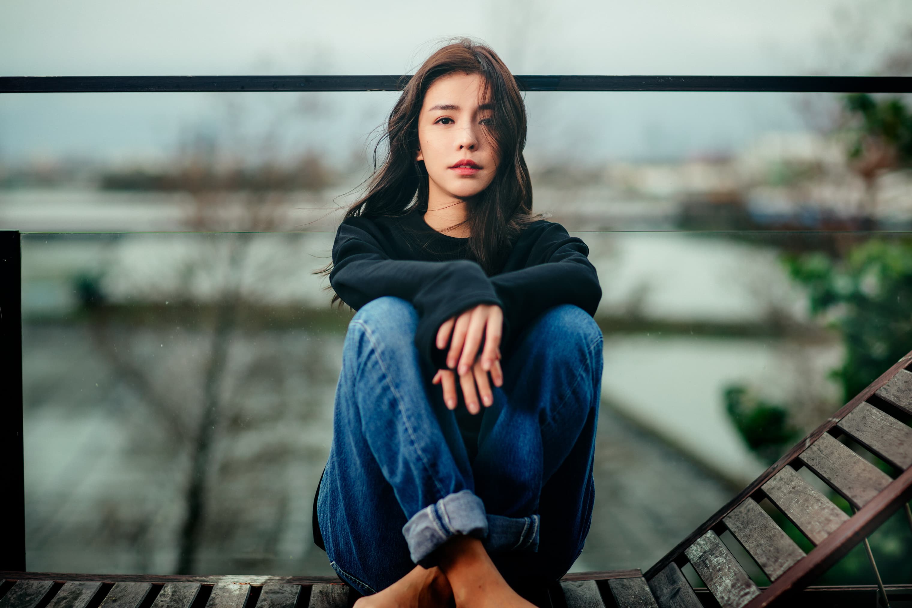 李毓芬推出久違的單曲〈早應該〉,站上本週第8名。(宏將多利安)
