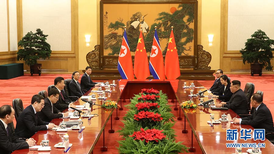 在會談中,習近平代表中共中央對金正恩首次訪問中國表示熱烈歡迎。(翻攝自新華網)