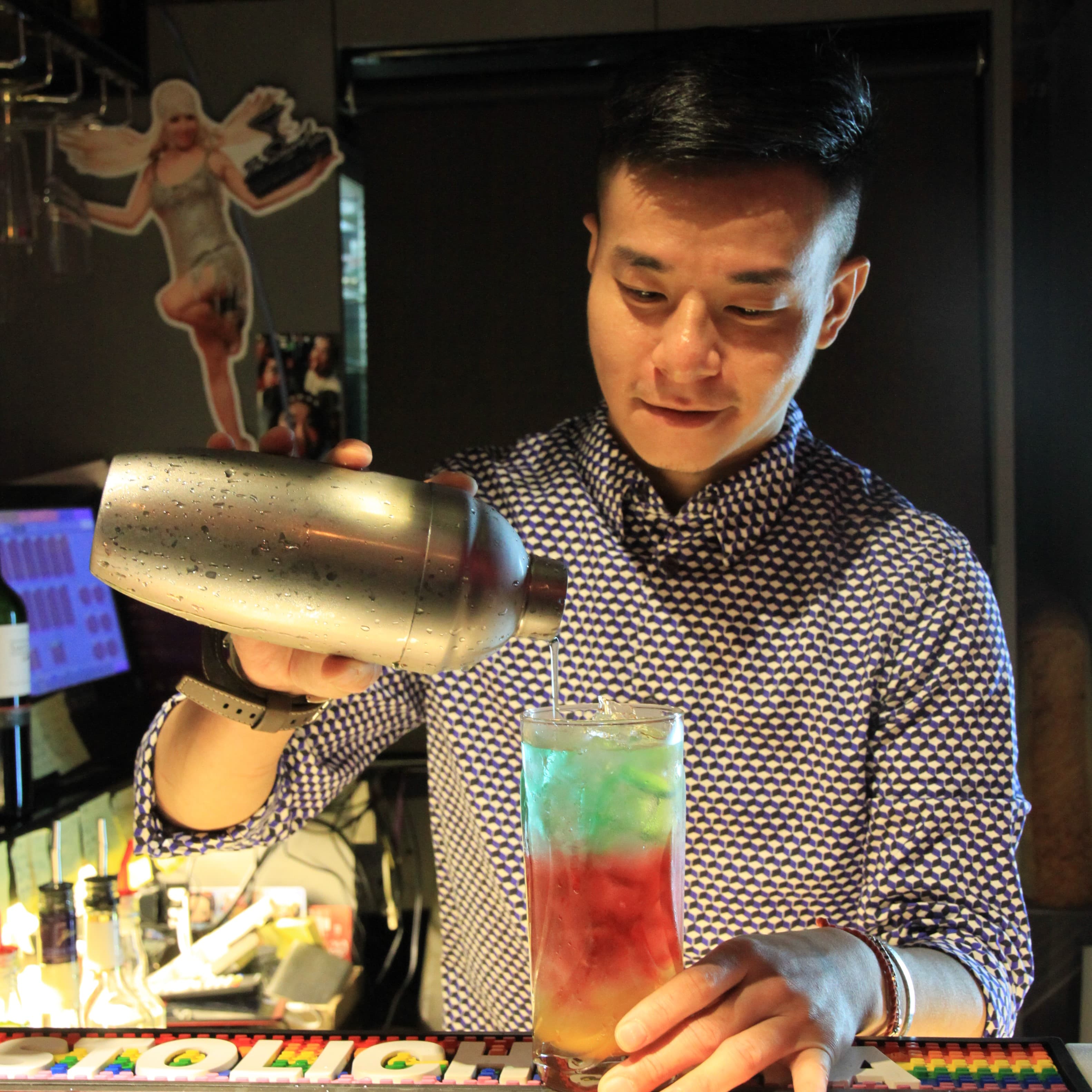 經營者兼Bartender的Scott蔡育鵬「鵬鵬」,從對調酒一無所知到現在不僅會調、還會研發。
