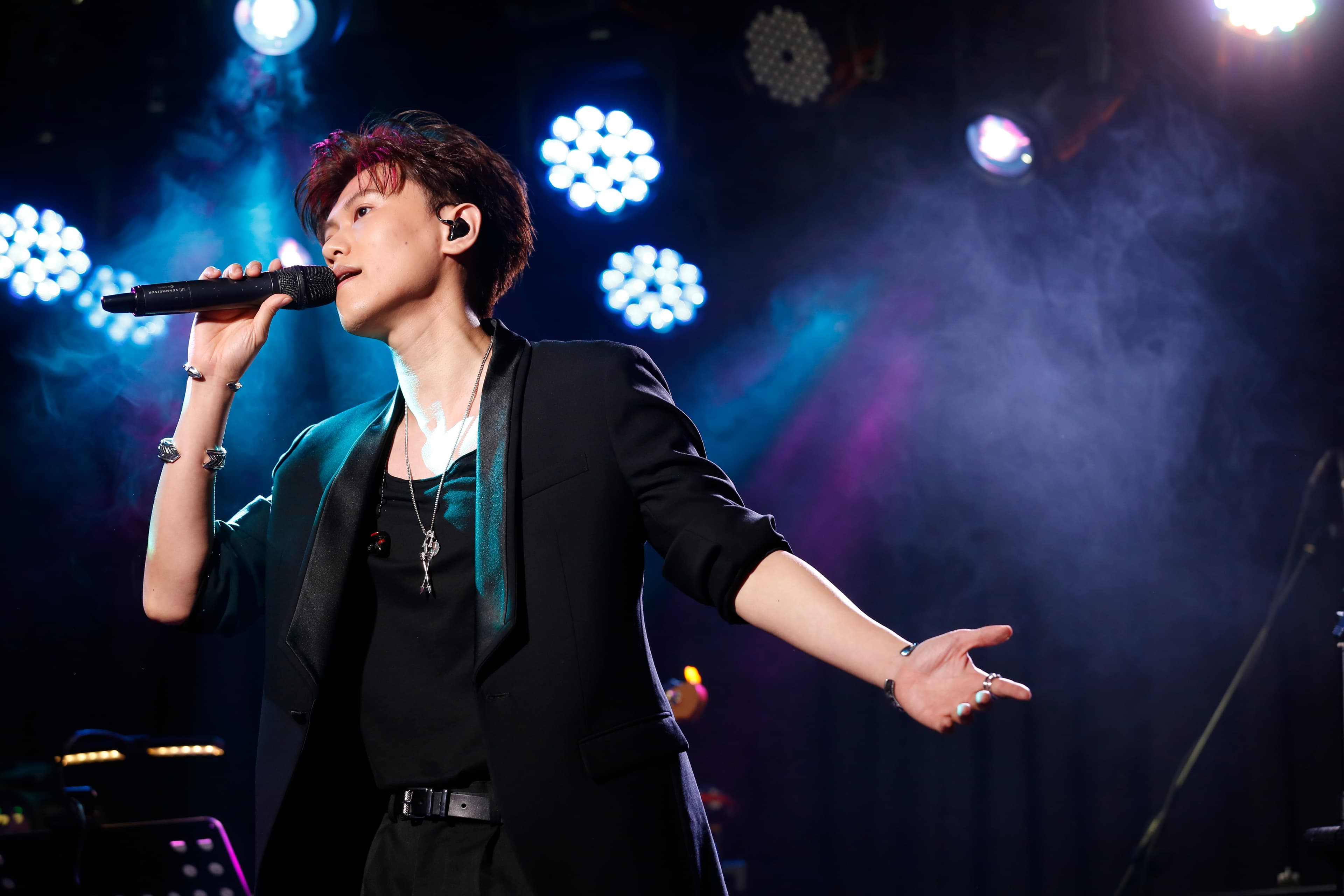邱宇辰在音樂會唱了9首歌曲,還包括五月天、蕭敬騰等人的經典。