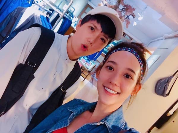 孟耿如跟姊姊感情好,她坦承小時候知道姊姊是同志時受到衝擊,之後才了解同志跟別人沒有不一樣。(翻攝孟耿如臉書)