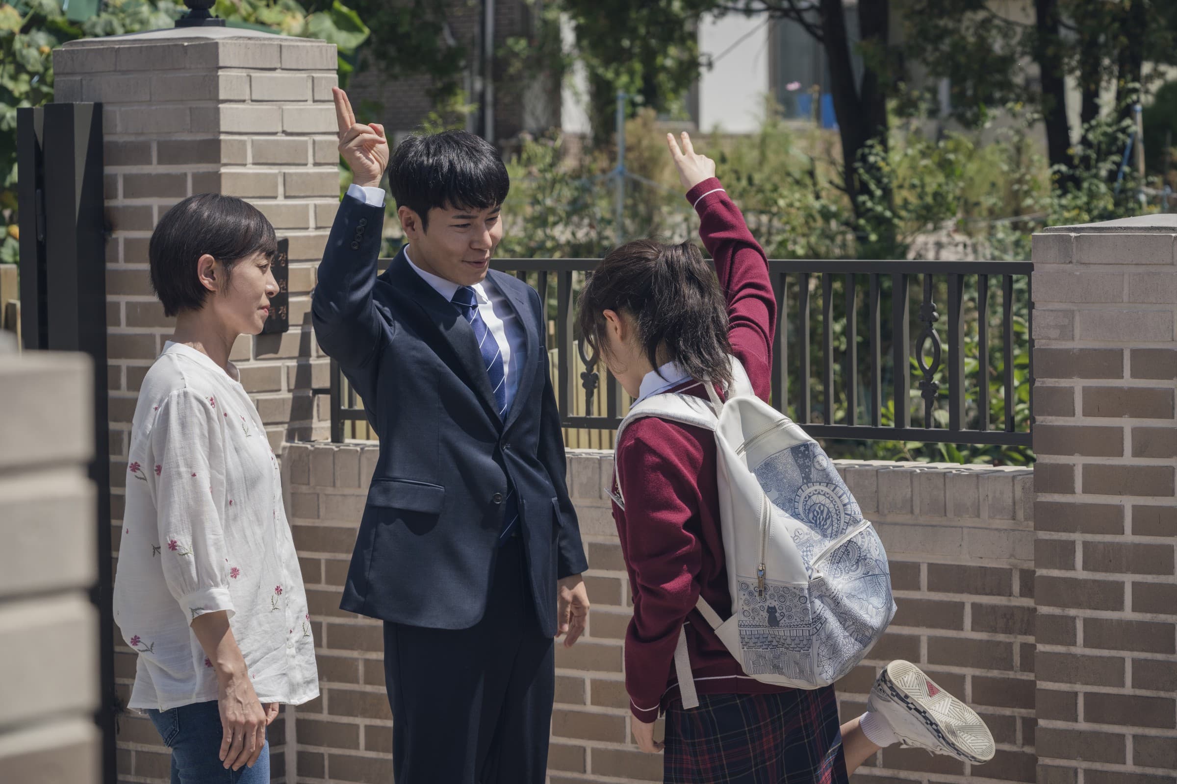 韓劇《機智牢房生活》男星李奎炯驚喜現身,演出檢方律師。(甲上提供)