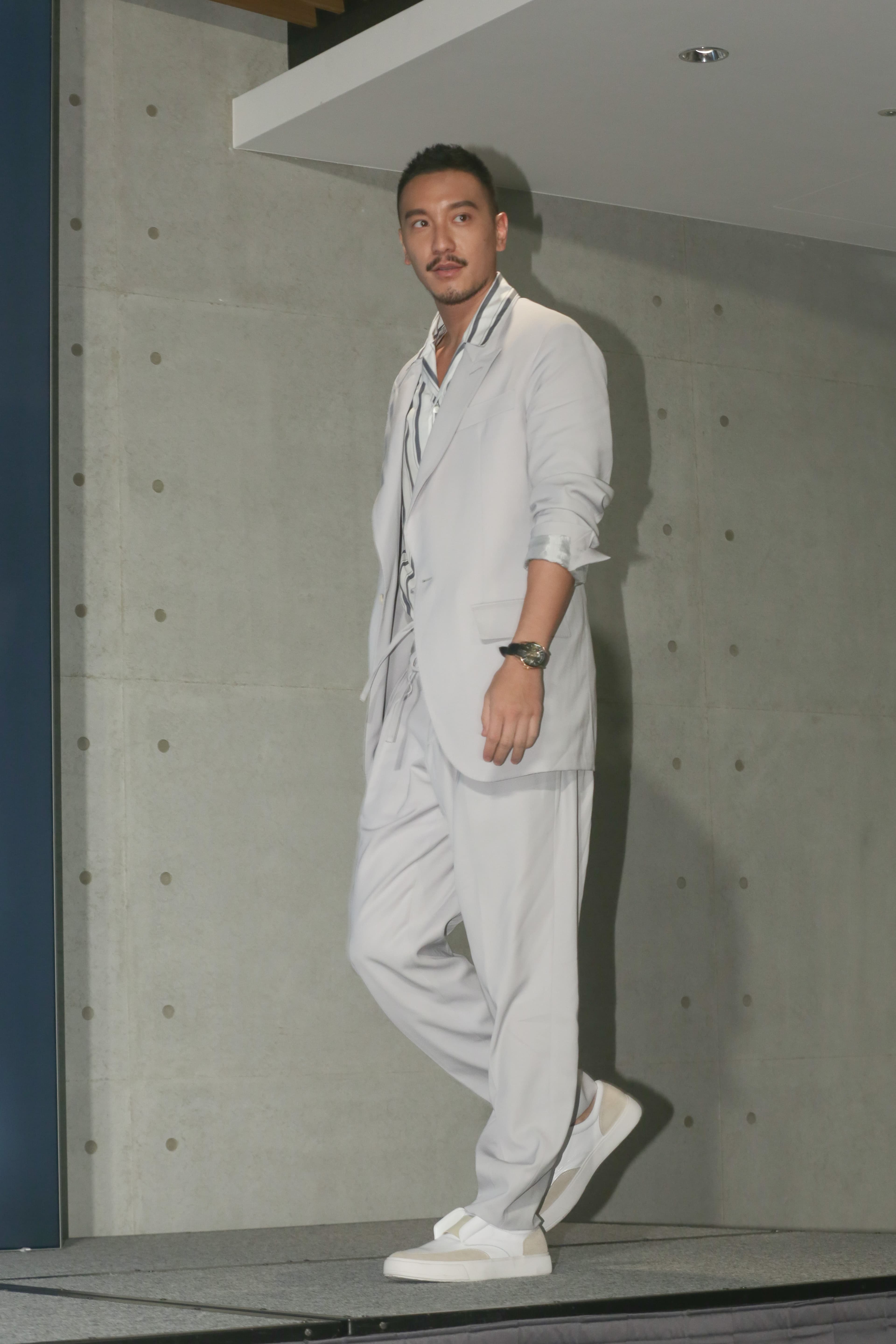 王陽明從去年一路與愛妻世界各地飛透透,除了旅遊也陪兩家家人,現在要收心進劇組工作。