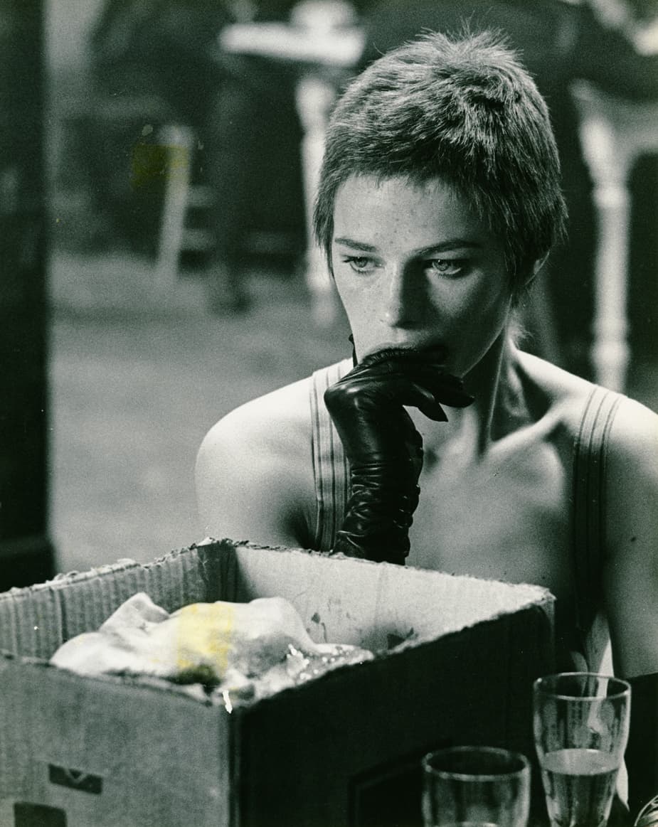 英國女星夏綠蒂蘭普琳對各種挑戰尺度的題材從不畏懼,1974年主演的《午夜守門人》大膽用性、愛、暴力控訴納粹的行徑,以及人性罪惡。(台北電影節提供)