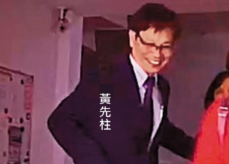 05/03 14 : 15,台南市黨部主委黃先柱、菊系大將劉世芳先後出入北辦,新系大老吳乃仁也與立委黃國書、何欣純、吳思瑤有說有笑走出大樓。