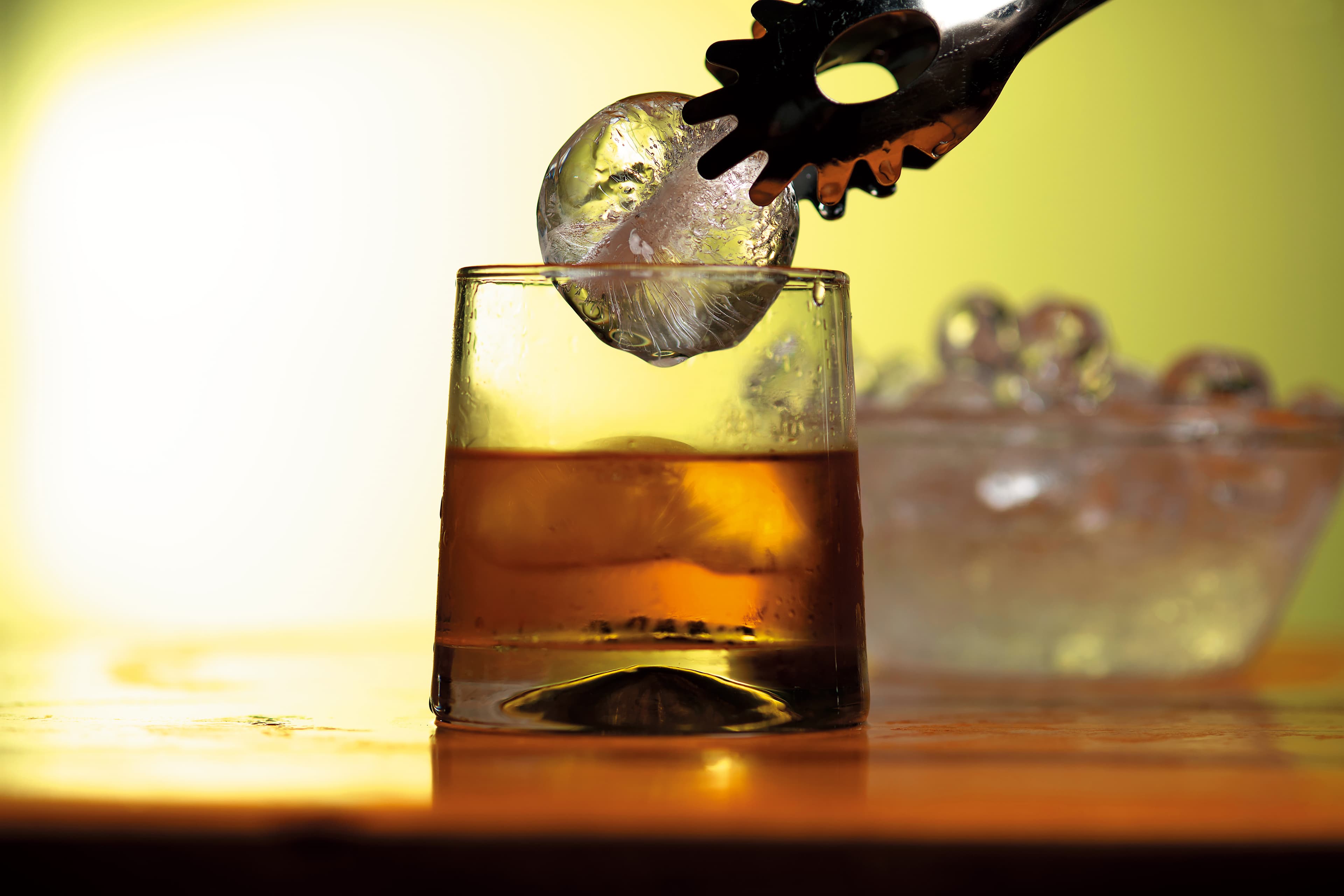 炎炎夏日加冰加水(水割)飲用威士忌在台灣也相當普遍,因此這次評比特別請4位評審針對這部分給分,頗值得參考。