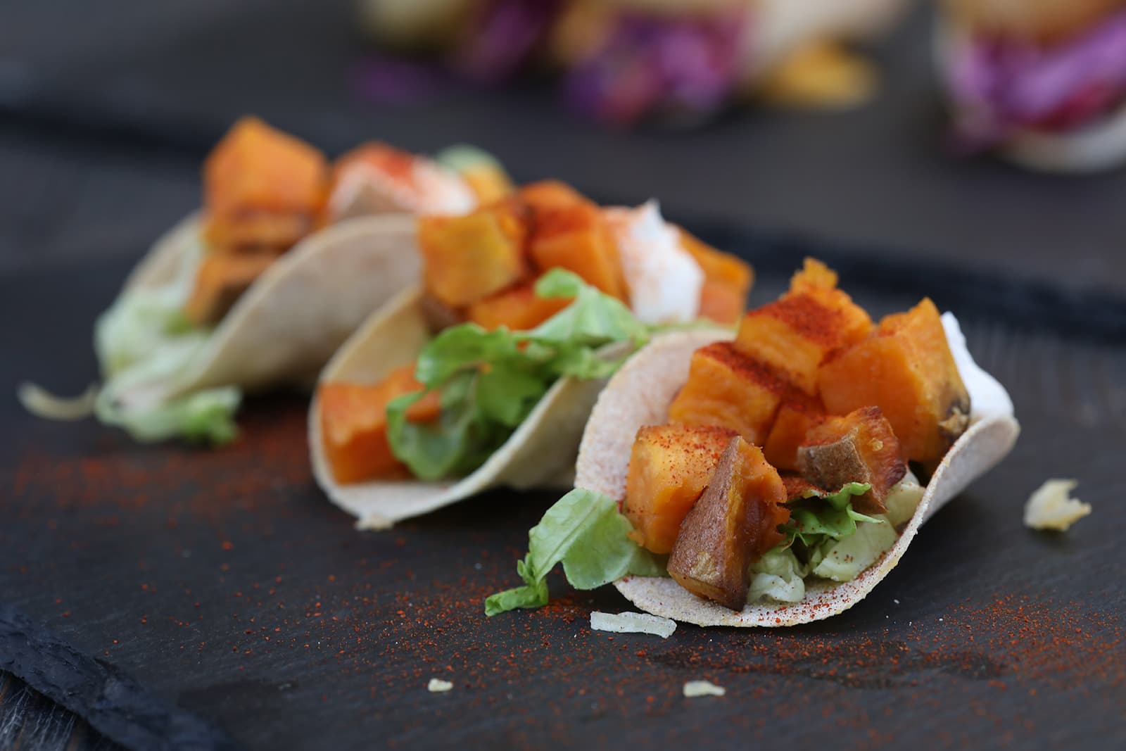 一兩口就可解決的蔬菜玉米餅「Finger Tacos Di Pesce」,是吃主菜前分量剛好的下酒小食。(3歐元/份,3個,約NT$105)