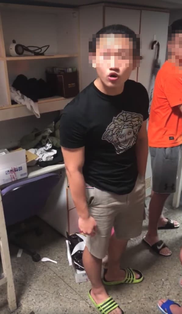 影片曝光後引起網友熱議,甚至有人肉搜出壯男同學及其家人個資,不堪外界謾罵等壓力,壯男隨後在臉書po出道歉聲明。(翻攝自臉書)