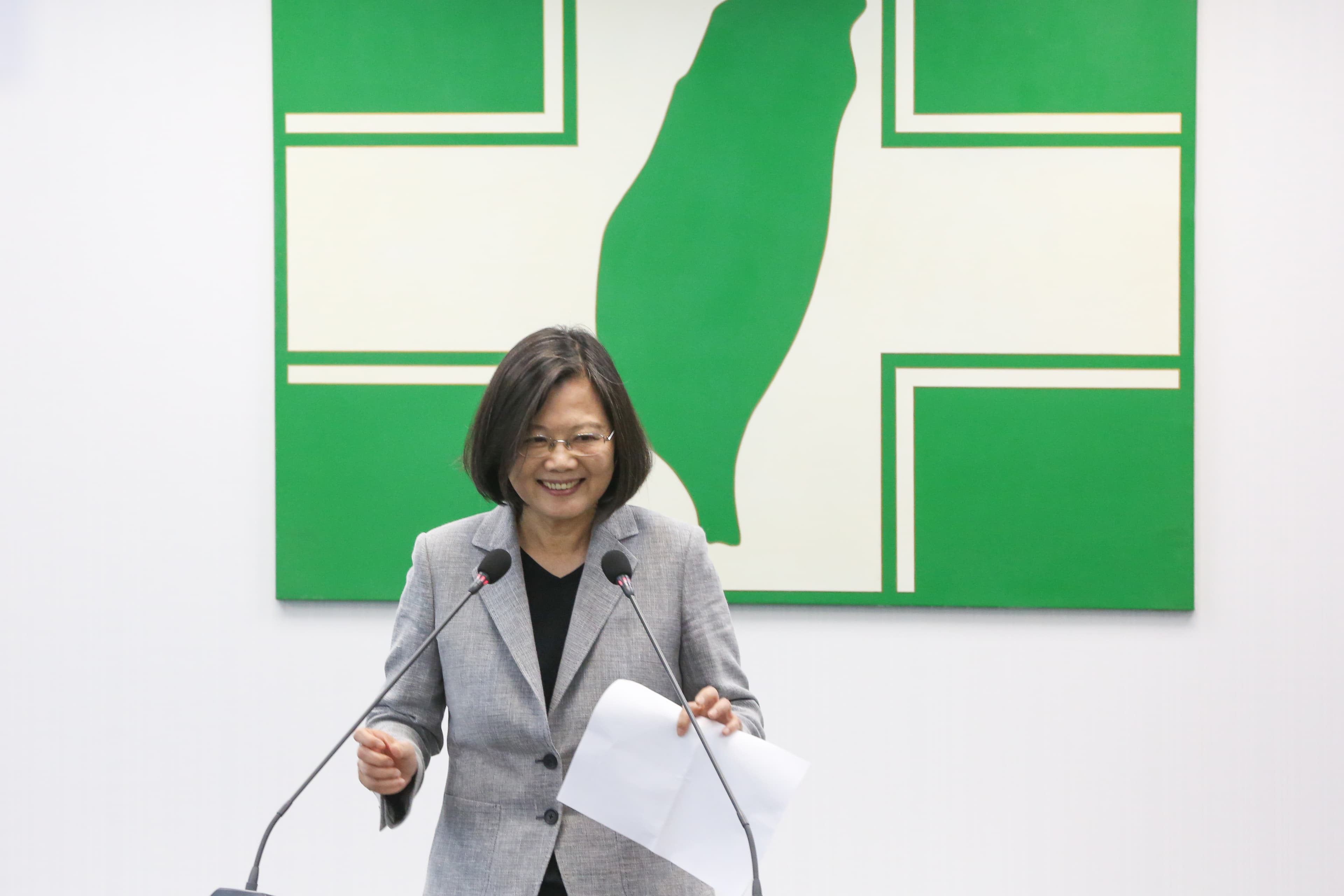 蔡英文今被民進黨中執會提名後,發表談話,強調總統勝選、立委過半是2020目標。