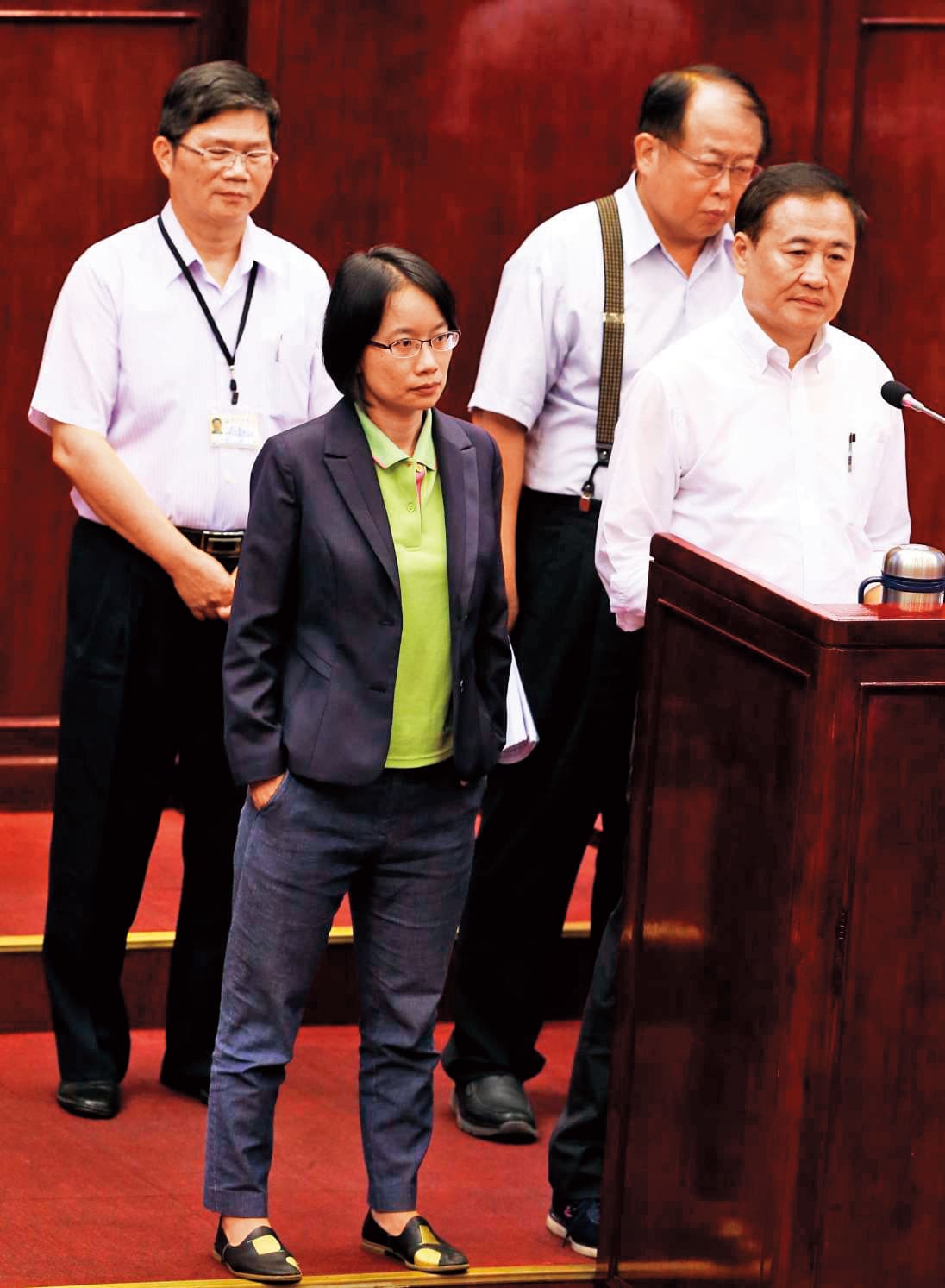 2017年吳音寧「高年級實習生」爭議,社會高度聚焦北農總經理250萬元年薪。