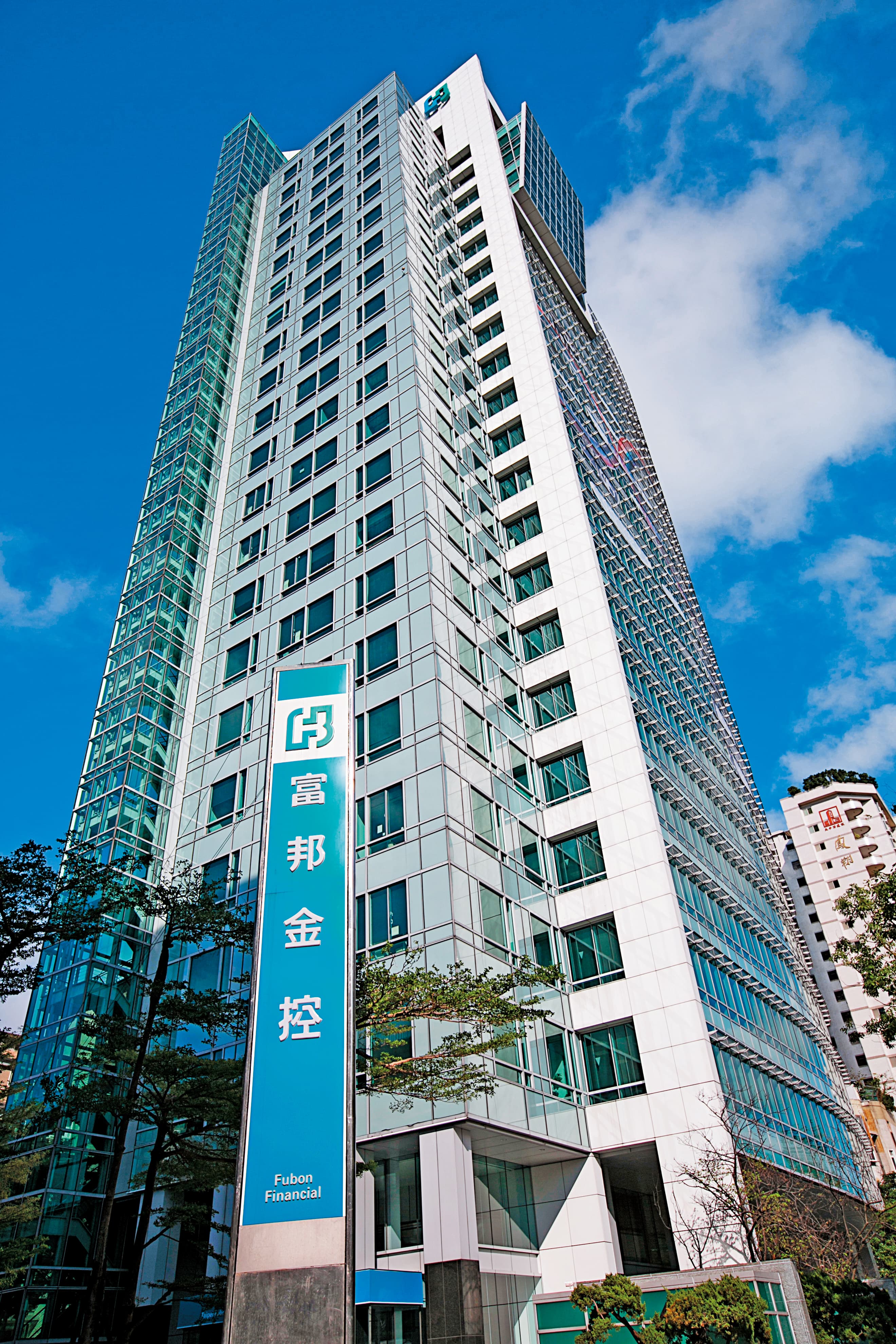 富邦金是國內金控獲利王,也是富邦集團的另一重點事業。