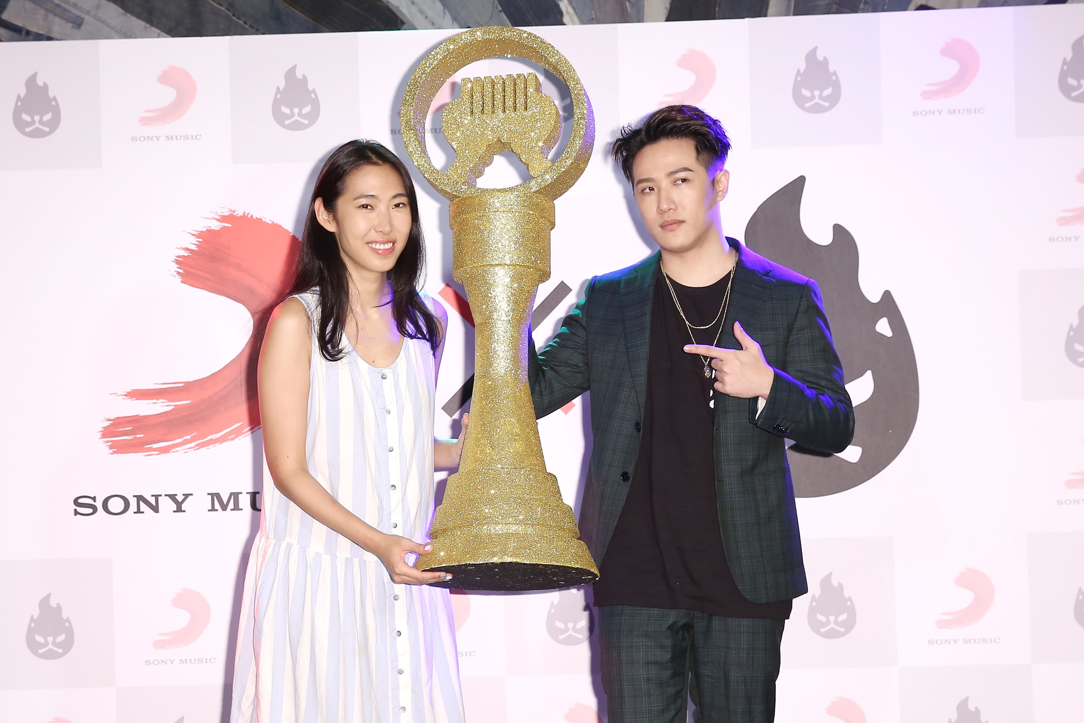 王若琳特地到場助陣,幫熊仔加油打氣。