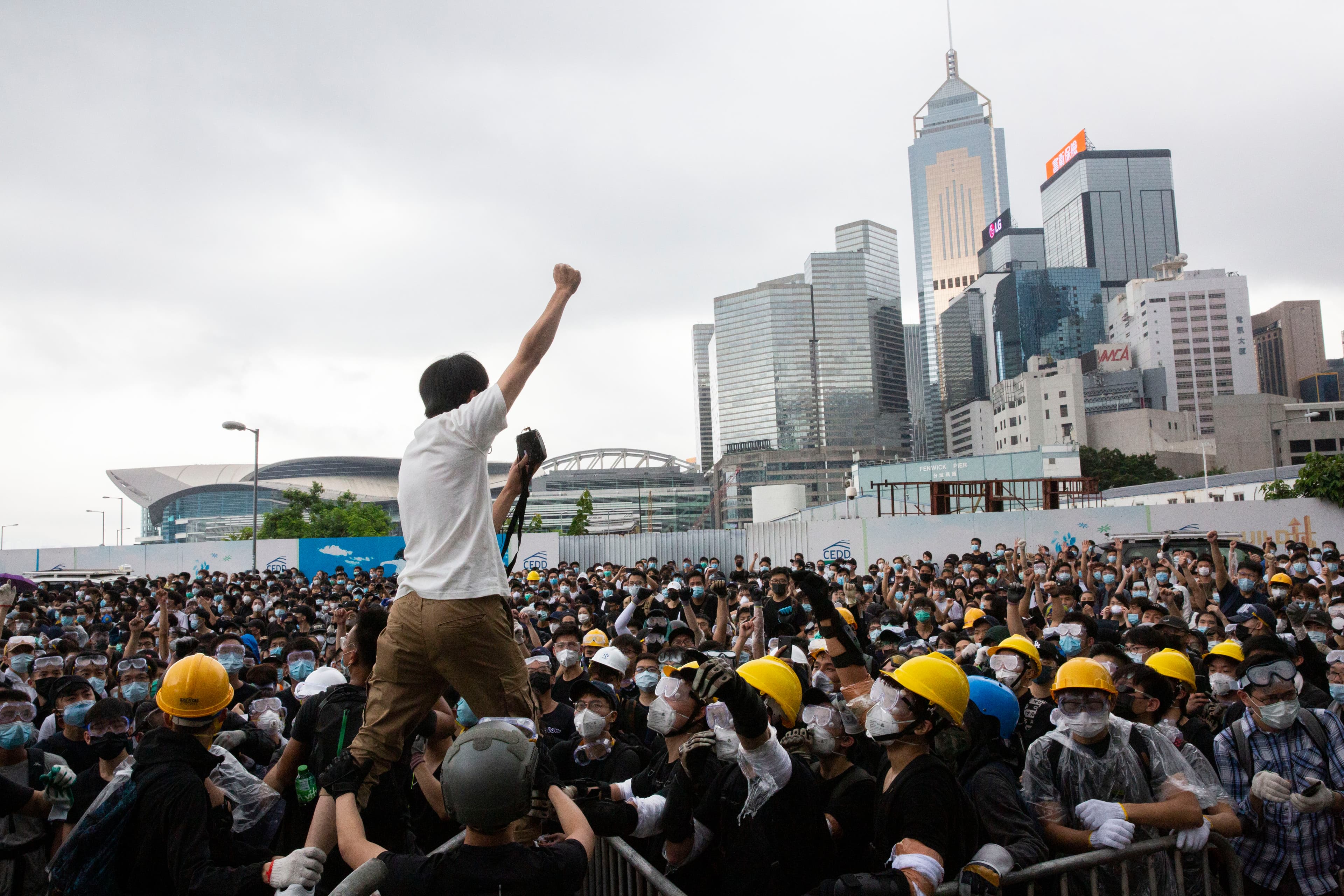 香港反送中自6月起大小抗爭不斷,林鄭月娥過去曾以「暴力」定調此事件。