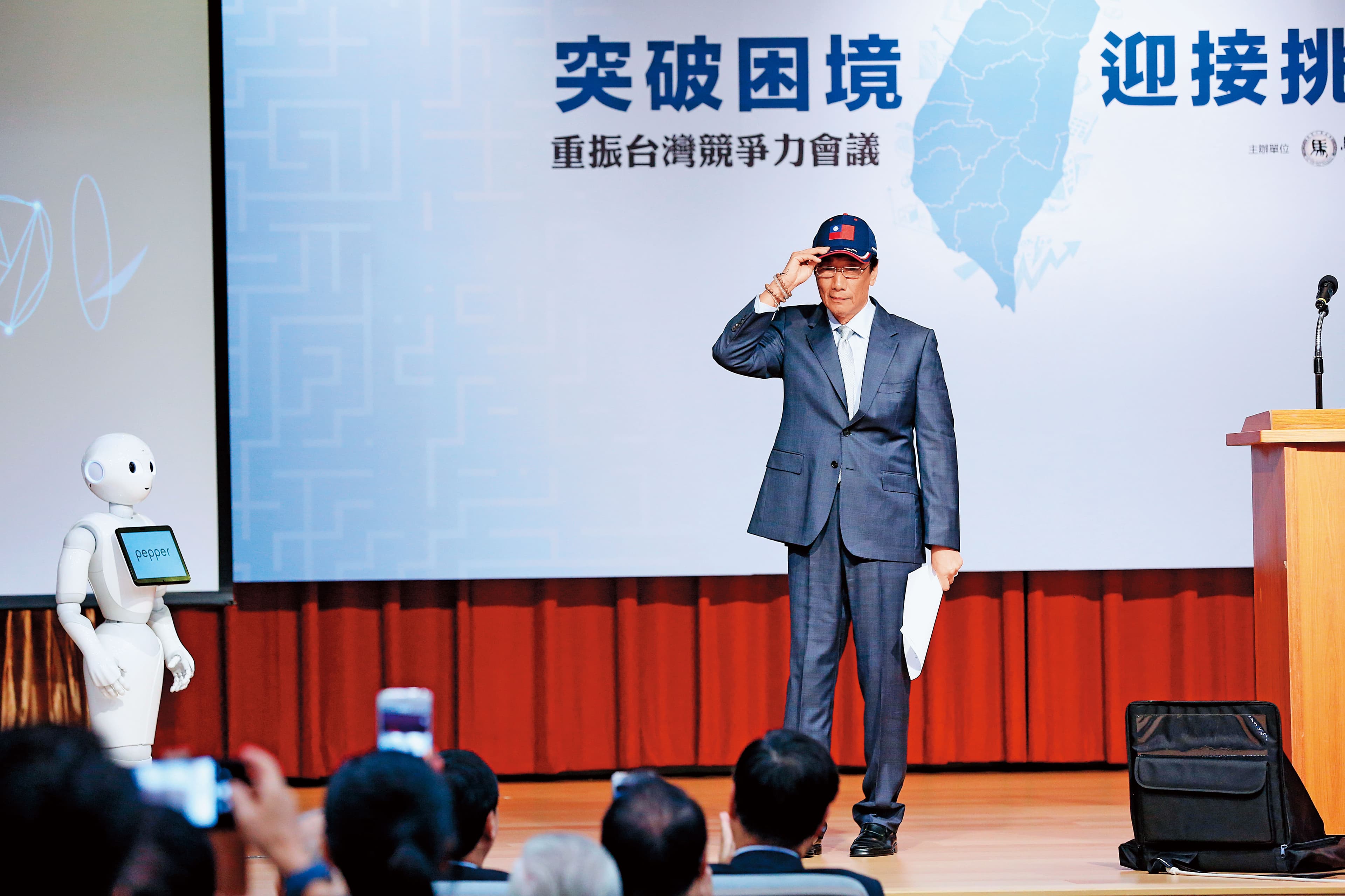 郭台銘(圖)初選落敗後,與國民黨近乎失聯,近期黨中央才透過郝龍斌正式與他聯繫上,盼郭能歸隊。