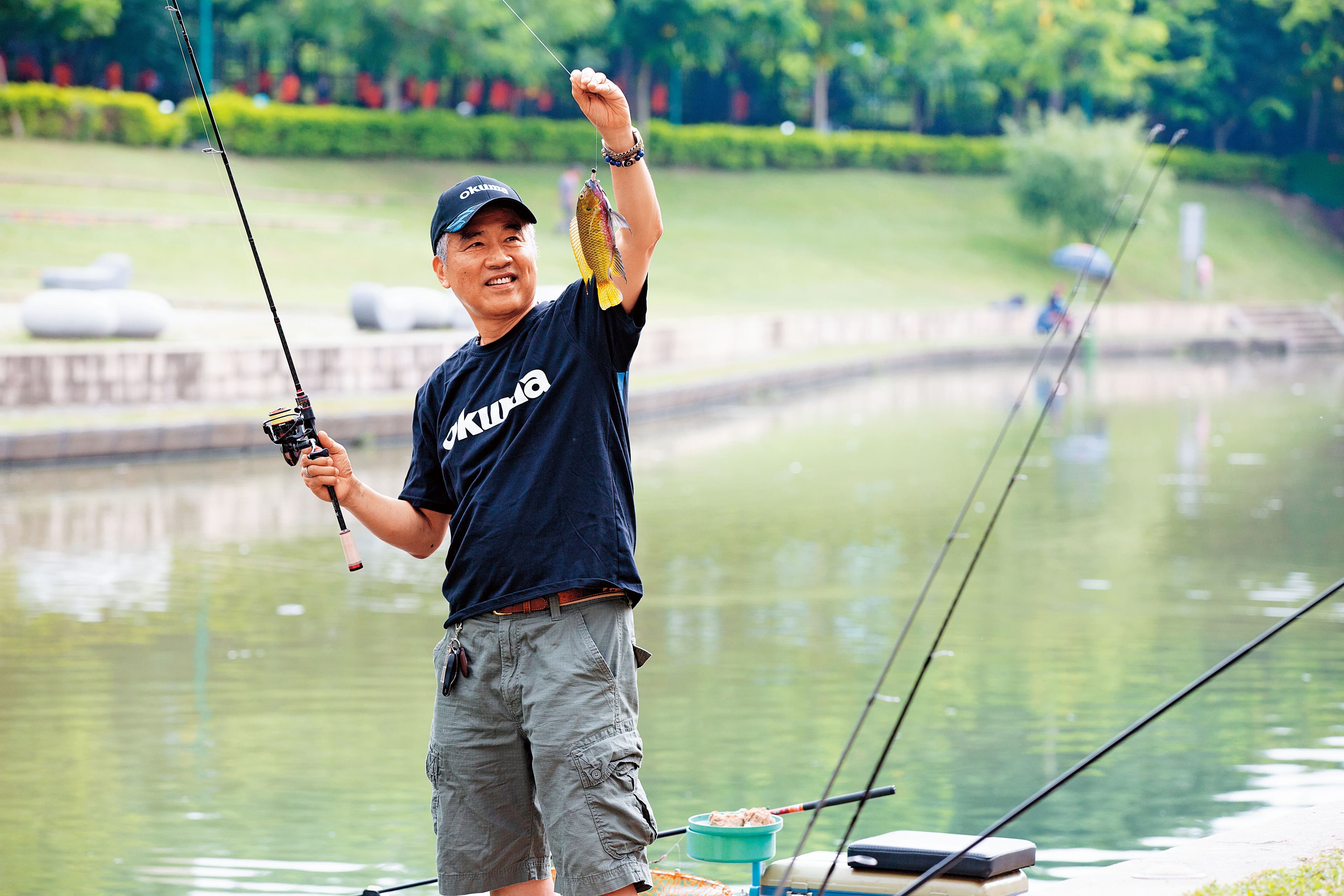 經營釣具廠讓張良任可名正言順滿足從小對釣魚的嚮往,魚兒上鉤他樂開懷。