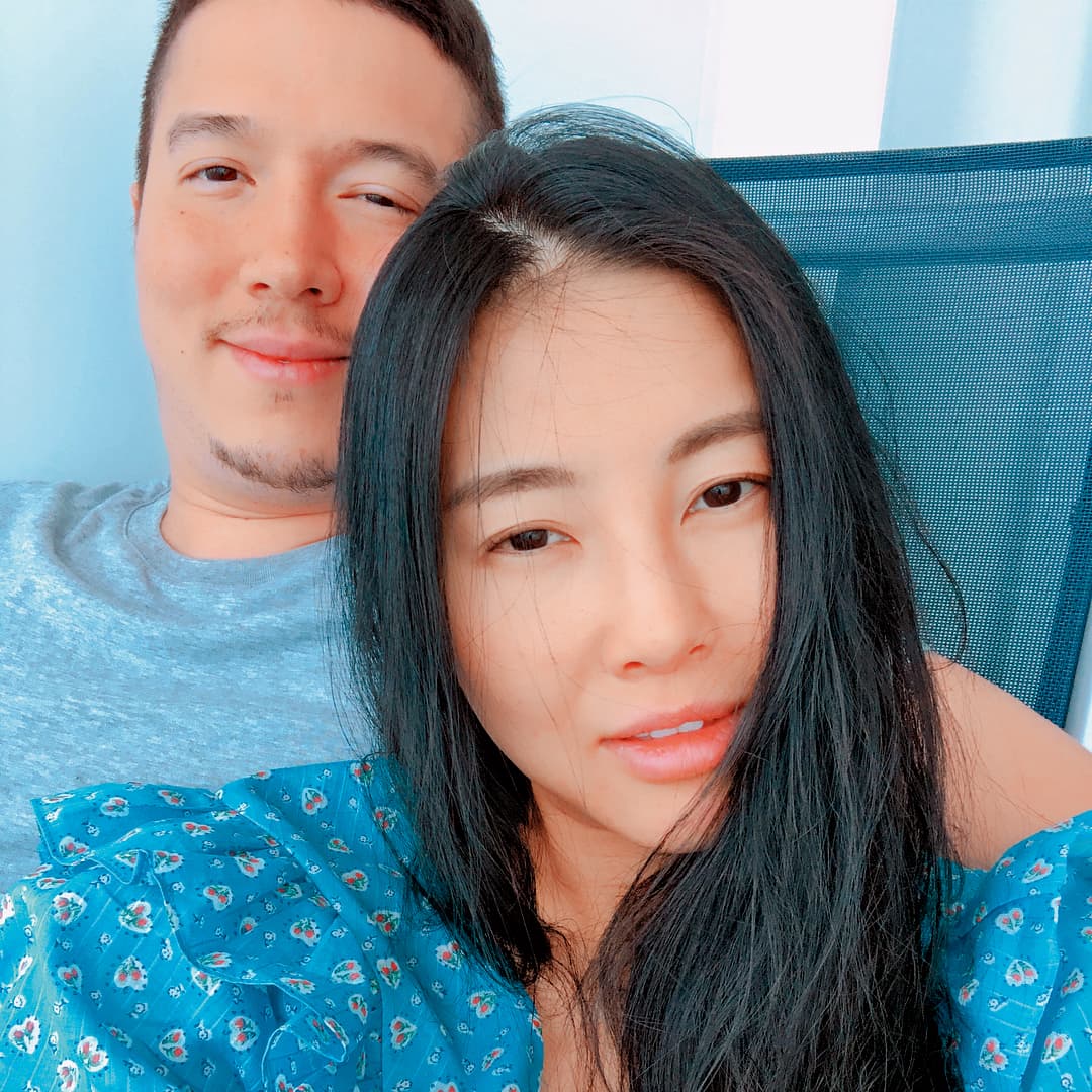 李仕凡(左)由於是軍火商的兒子而備受注目,當年洪偉明還曾想介紹他給許瑋甯,結果被孫瑩瑩(右)給攔胡。(翻攝自孫瑩瑩IG)