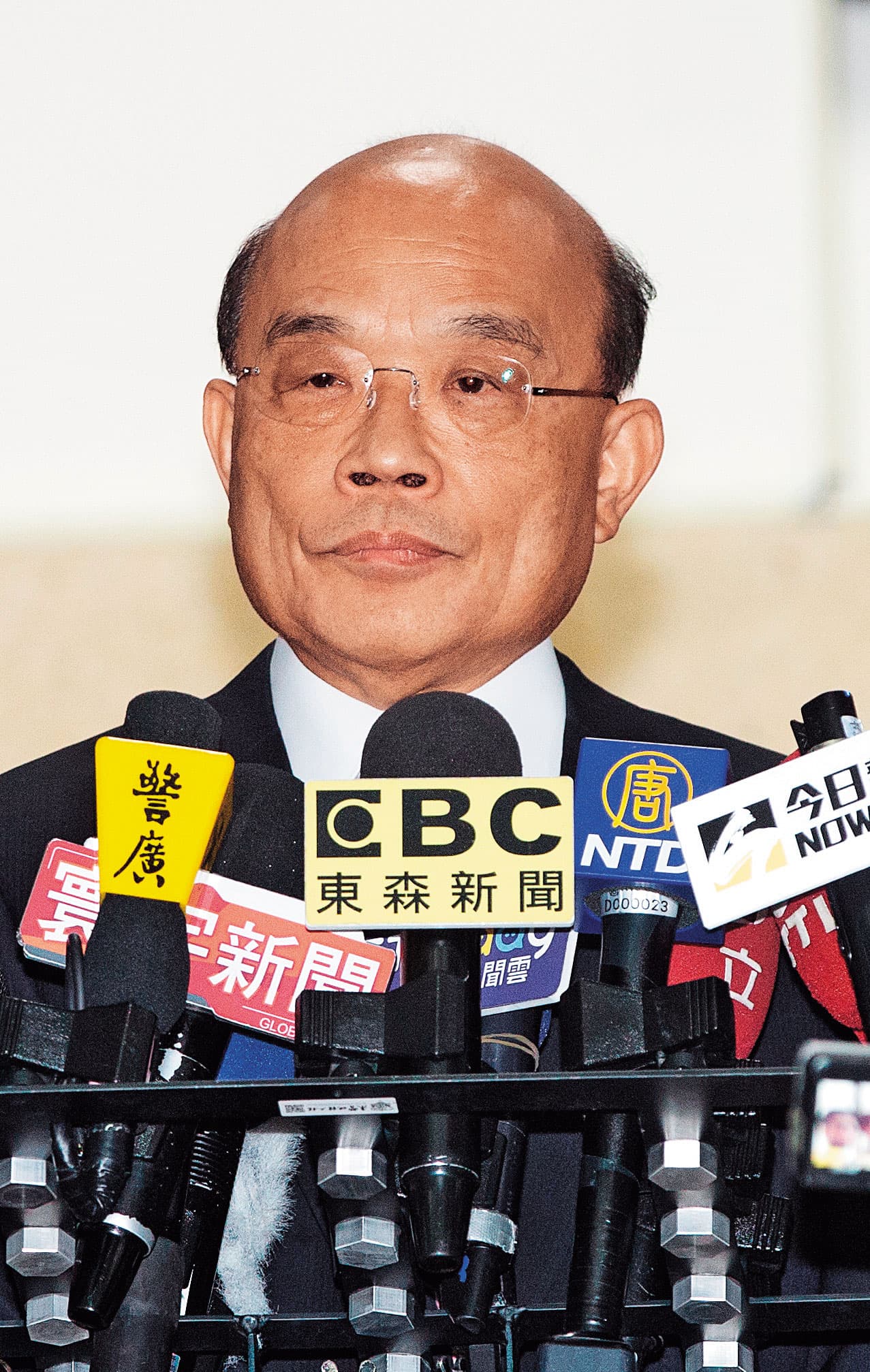 行政院長蘇貞昌在立院備詢一再重申「酒駕零容忍」,計程車禁業條款修法漏洞如何善後,考驗他的政治智慧。