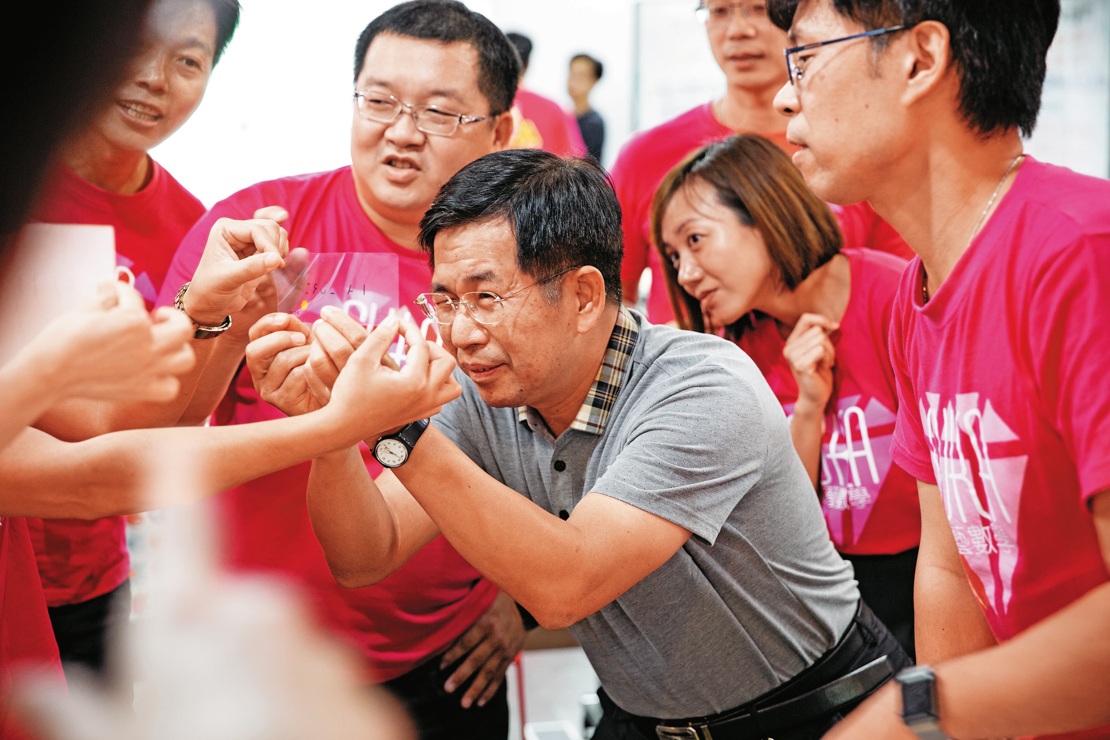 108課綱今年上路,正式啟動前的暑假,潘文忠盡可能參與不同的教師增能課程,他很享受重新當回學生的感覺。