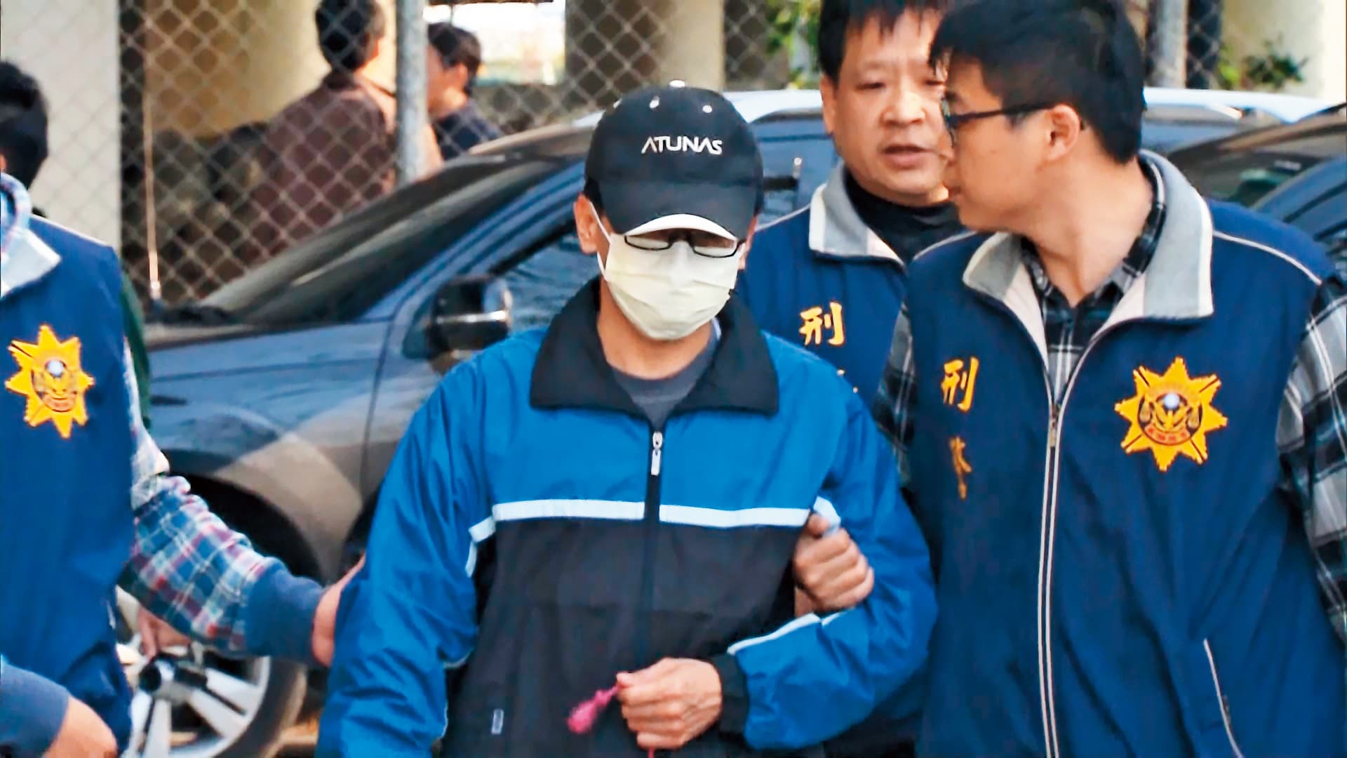 黃文進(左)一開始雖否認犯案,但最後仍難逃法律制裁。(東森新聞提供)