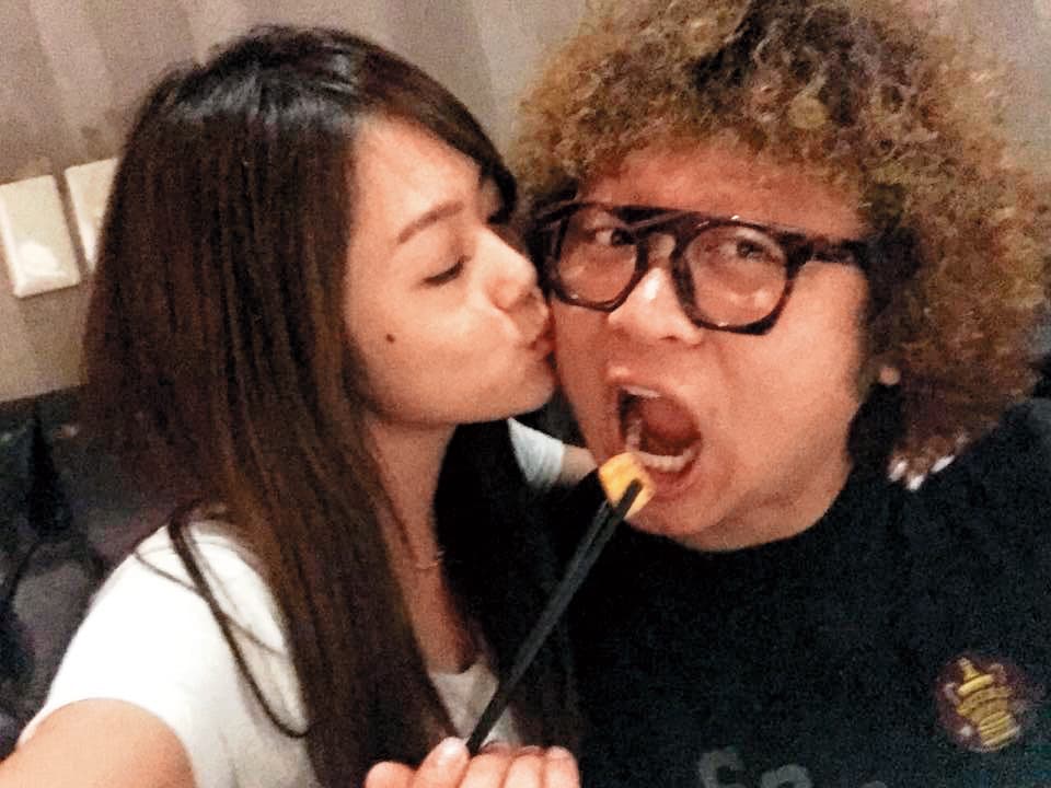 林千又最知名的前男友是納豆,但她搞出一堆麻煩,帶屎納豆。