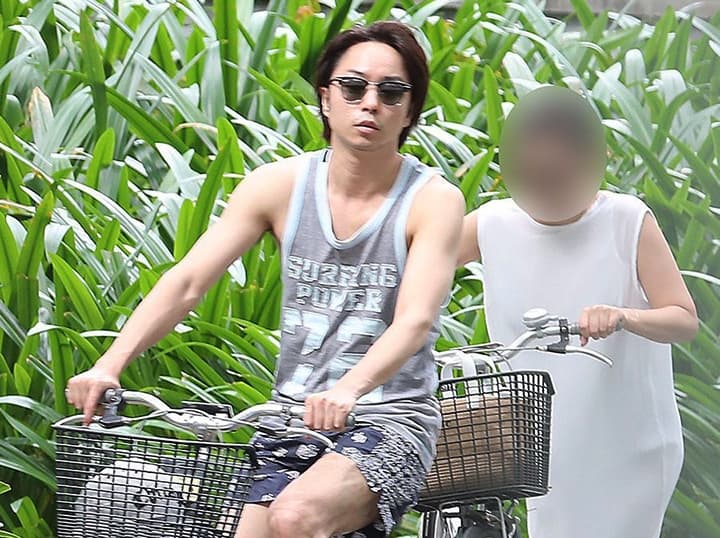 櫻井翔與女友在年初被目擊在越南享受二人世界。(翻攝畫面)