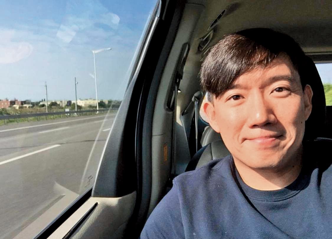 杜汶澤曾邀請程美段上節目,卻爆出不付酬勞,最後杜汶澤向程美段鞠躬道歉、認錯收場。(翻攝自杜汶澤臉書)