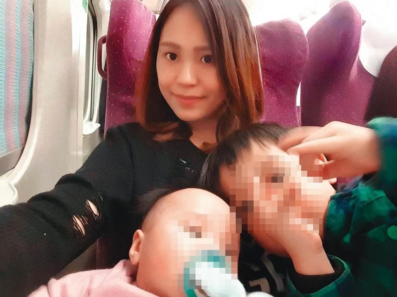 米娜對外都自稱「賢妻」,可見她對於身為蔣智賢老婆的驕傲與幸福。(翻攝自米娜臉書)