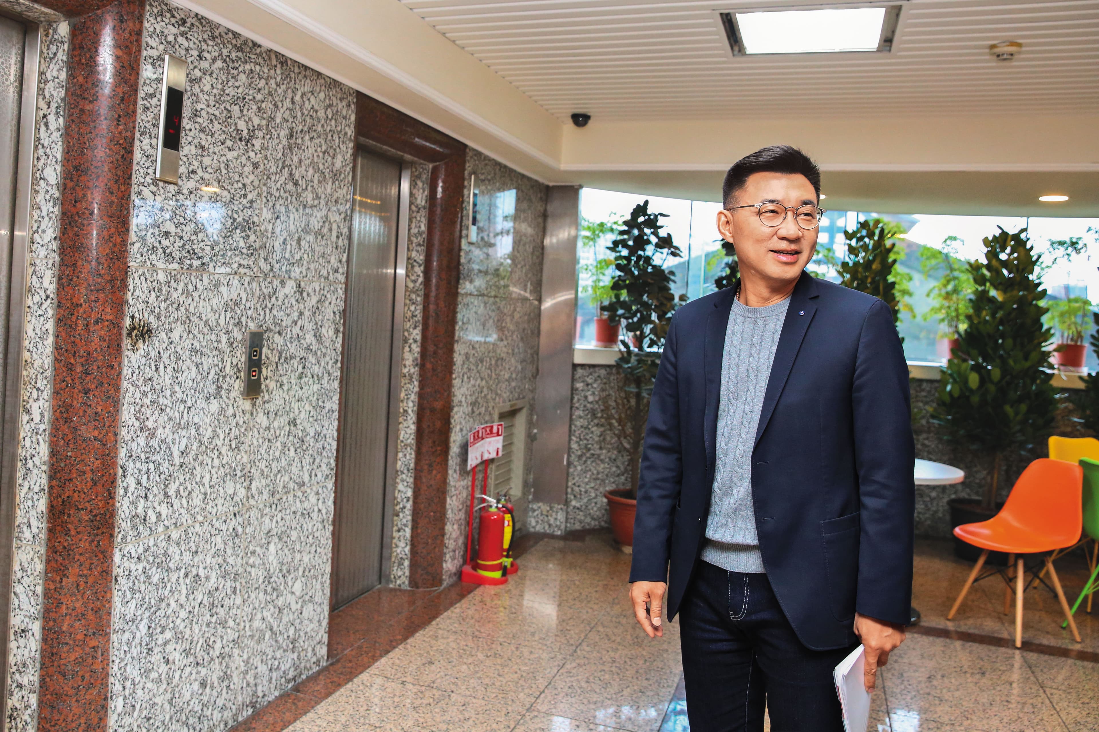 國民黨青壯派代表的立委江啟臣,在接受本刊專訪時,提出民主優勢先於九二共識的兩岸新論述。