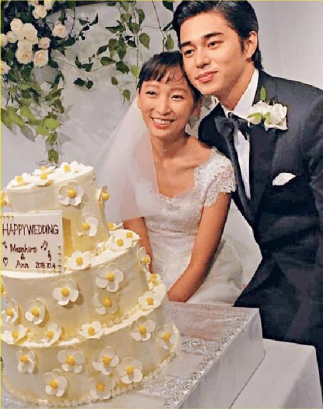 東出昌大與渡邊杏結婚5年,卻出軌近3年,形象全毀。(網路圖片)