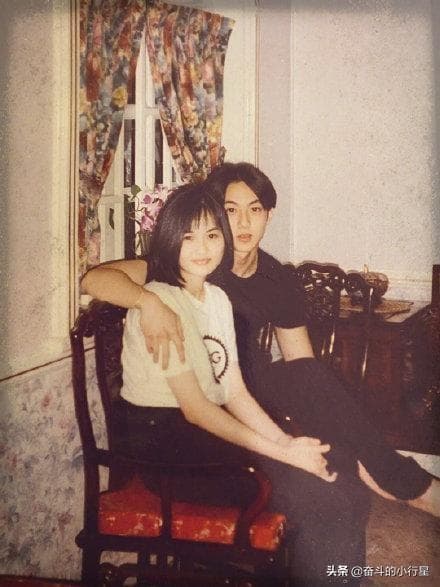 吳太是吳尊的初戀,從16歲便開始交往,經歷18年的愛情長跑。(翻攝吳尊微博)