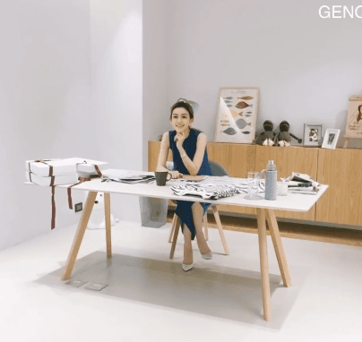 藝人范瑋琪專注於自家服飾品牌工作。(翻攝自陳建州微博)