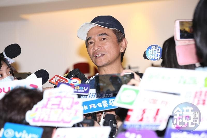 吳宗憲稱辛龍為了劉真耗盡畢生積蓄,但兩年前他曾爆辛龍中了樂透。