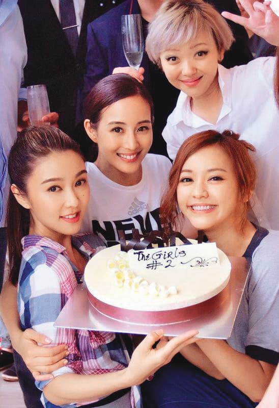 張鈞甯(左二)和陳意涵(前排右一)演出《閨蜜2》時,曾傳出兩人交情轉淡。