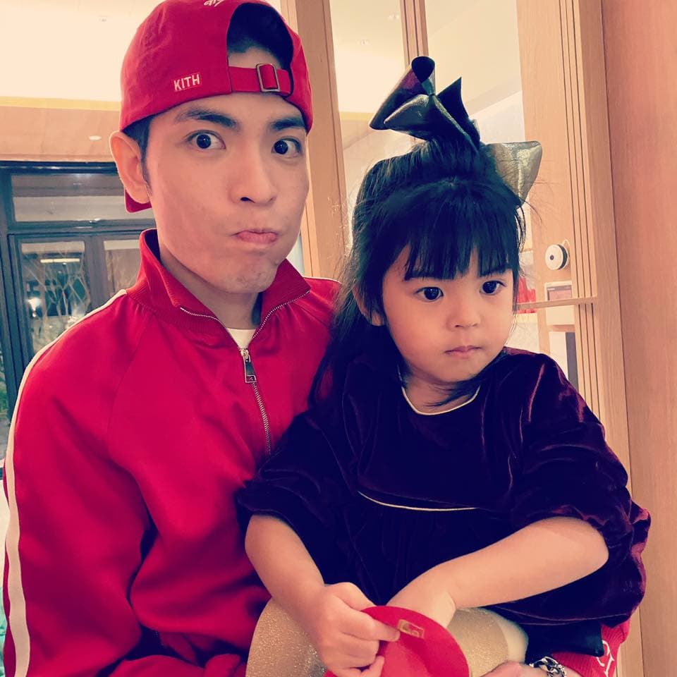 BO妞被認為跟老蕭頗神似,老蕭還因此被叫「蕭波妞」。(翻攝自賈靜雯臉書)