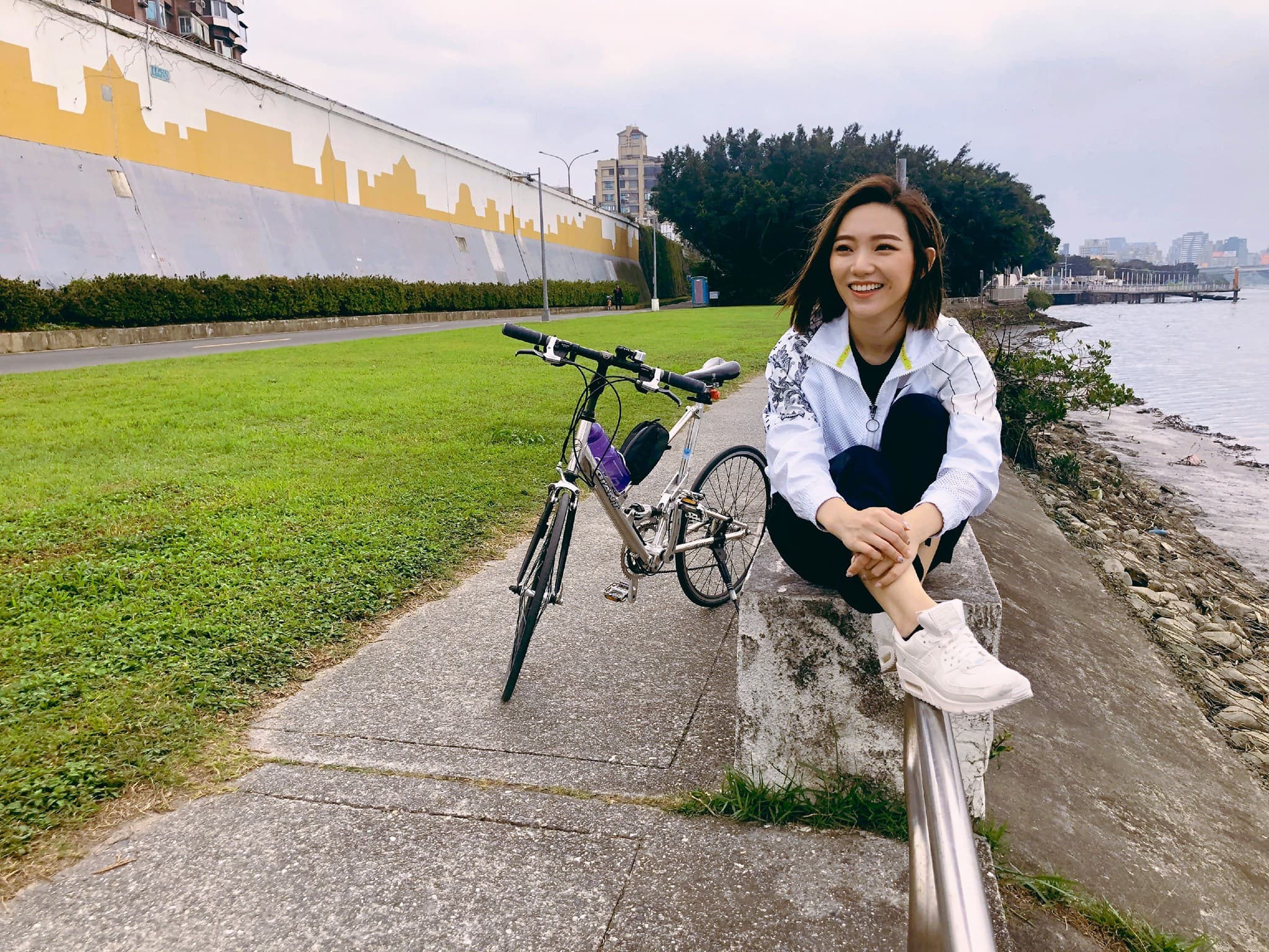 閻奕格曾因病態瘦身導致內分泌失調而暫時中斷演藝之路。(翻攝自閻奕格臉書)