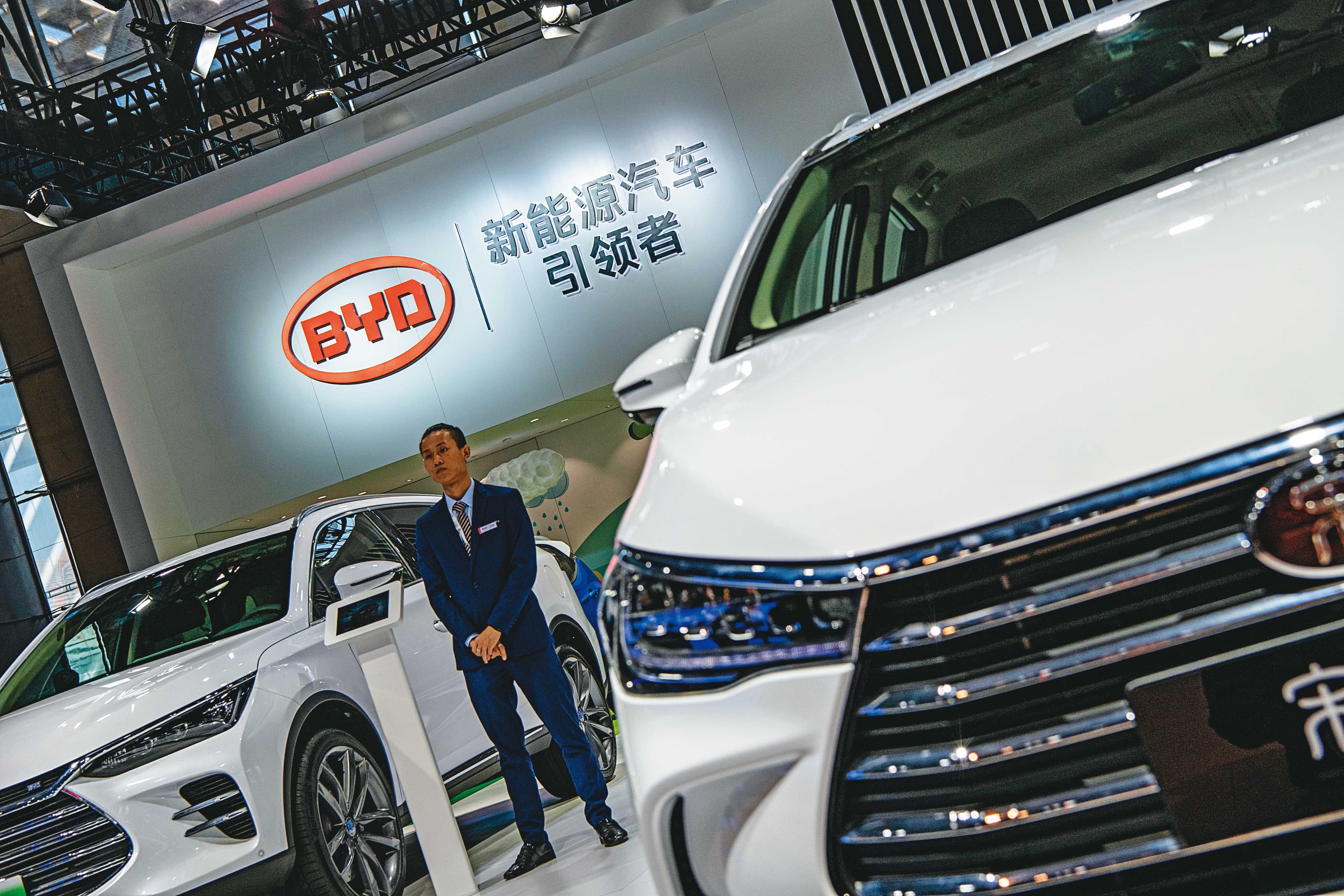 比亞迪不只布局電動車多年,就連手機代工都已竄升為全球第4大手機組裝廠。圖為比亞迪汽車。(東方IC)
