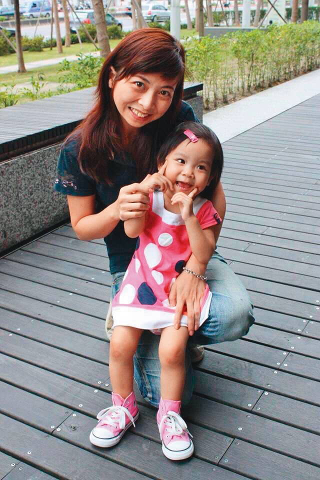喬媽非常疼愛喬喬,因為離婚,不得不和女兒分開。(讀者提供)