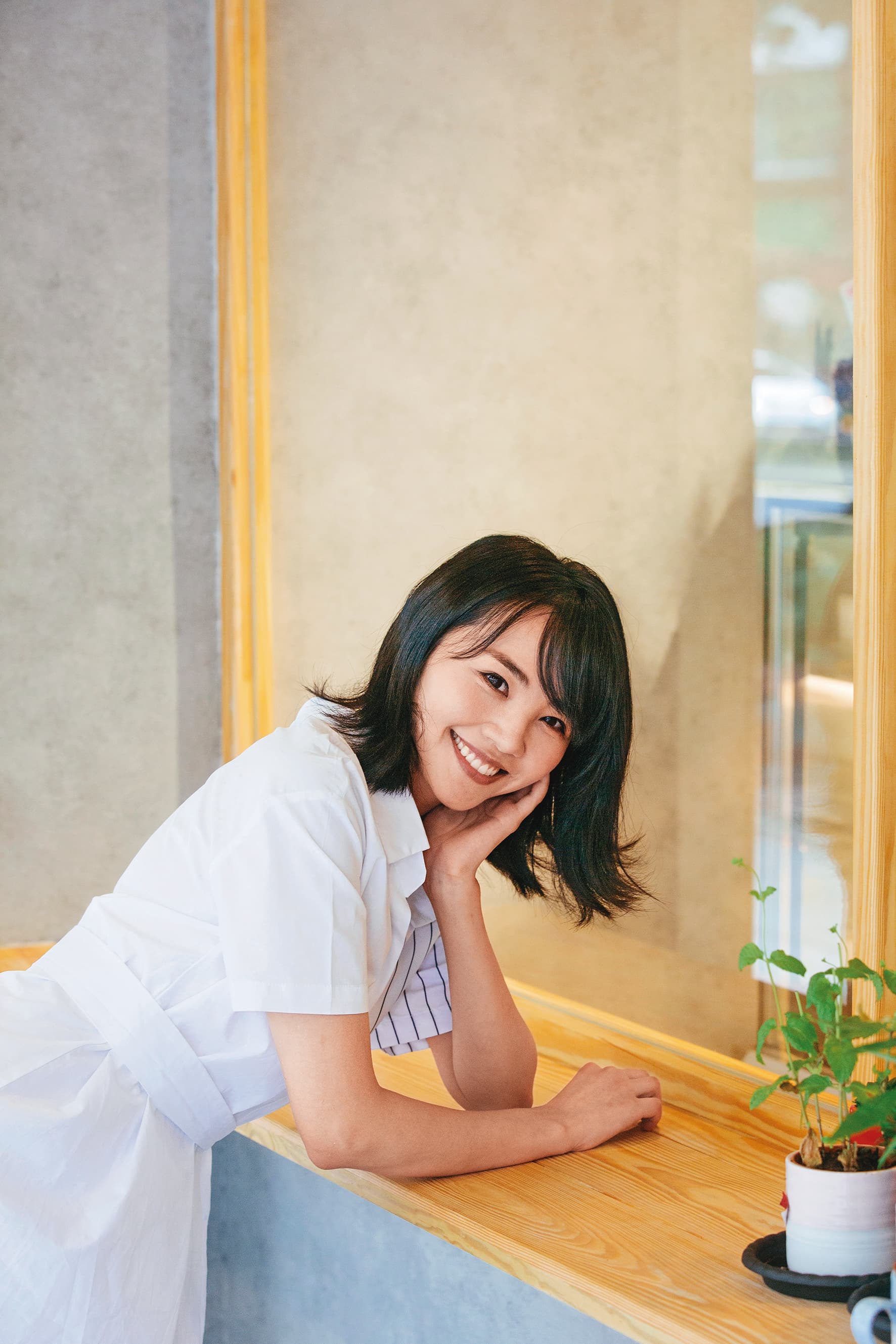 安娜李橫跨主持、演戲,甚至組過女團。