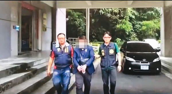 亞欣醫美5月中旬遭檢警破獲涉嫌使用非法儀器及針劑,謝秉峻(中)被檢察官諭令20萬元交保。(翻攝畫面)